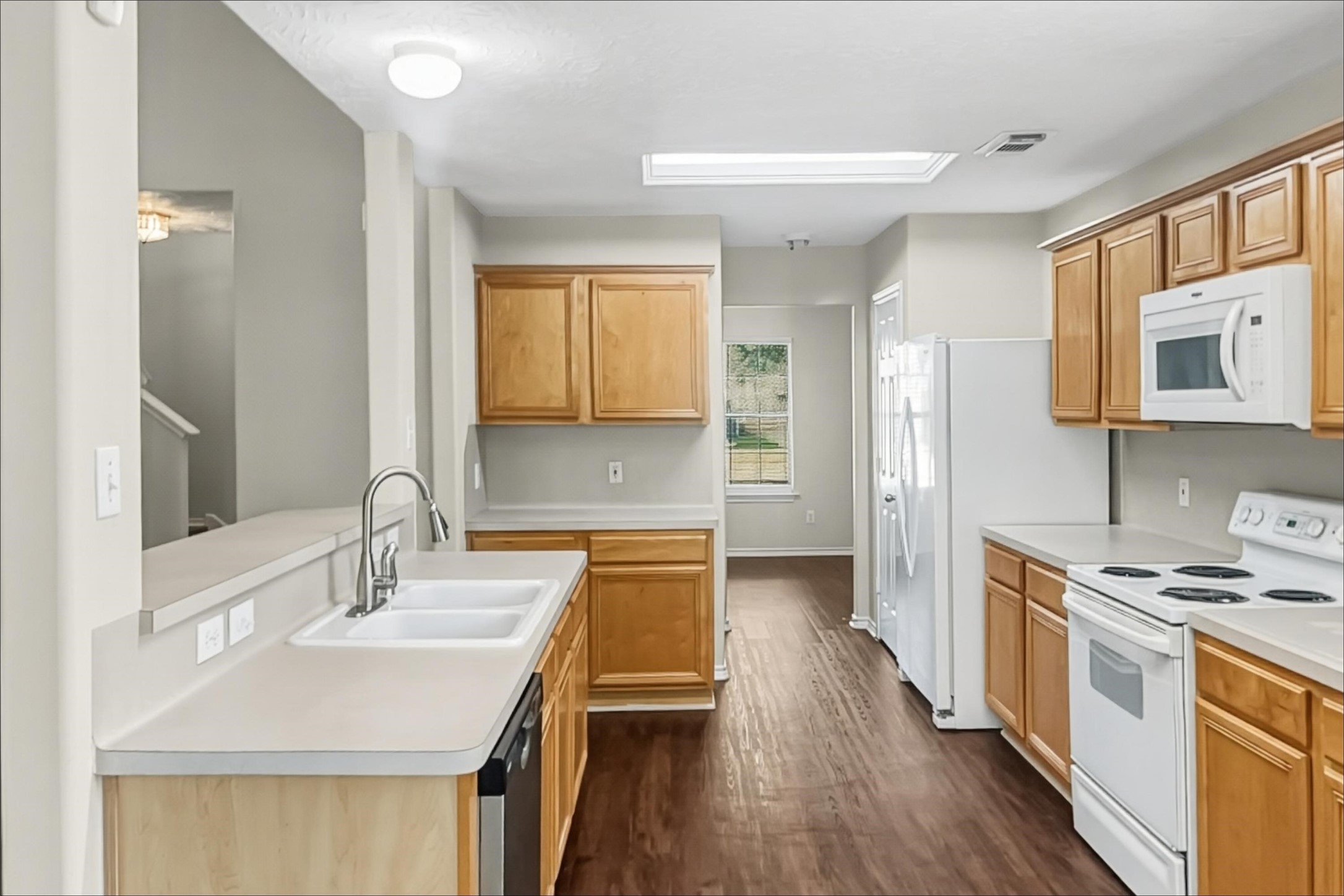 7015 Atasca Creek Drive Property Photo 2