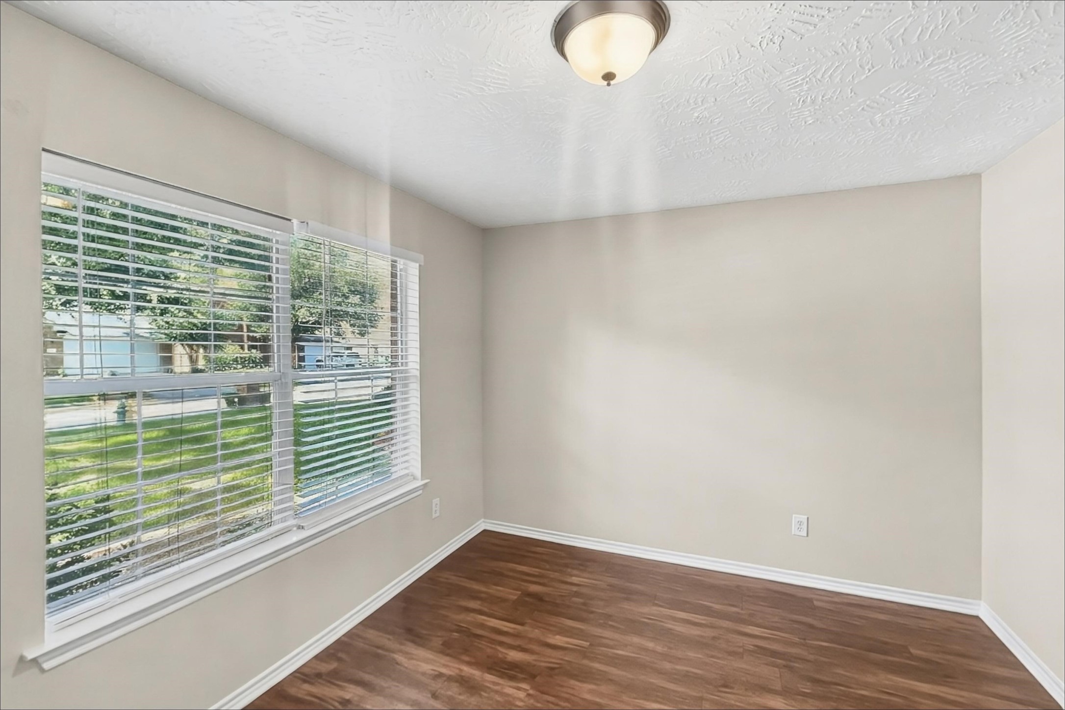 7015 Atasca Creek Drive Property Photo 4