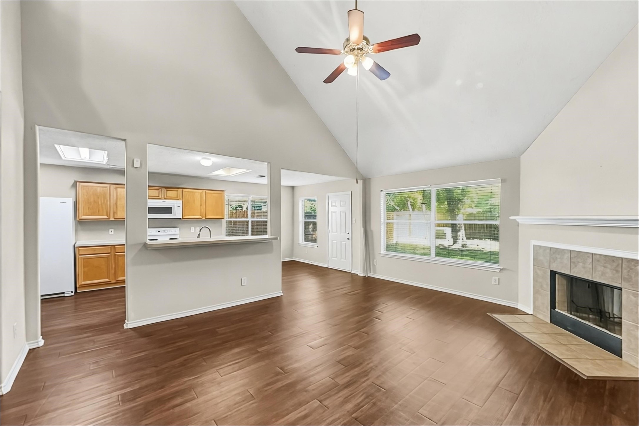 7015 Atasca Creek Drive Property Photo 5