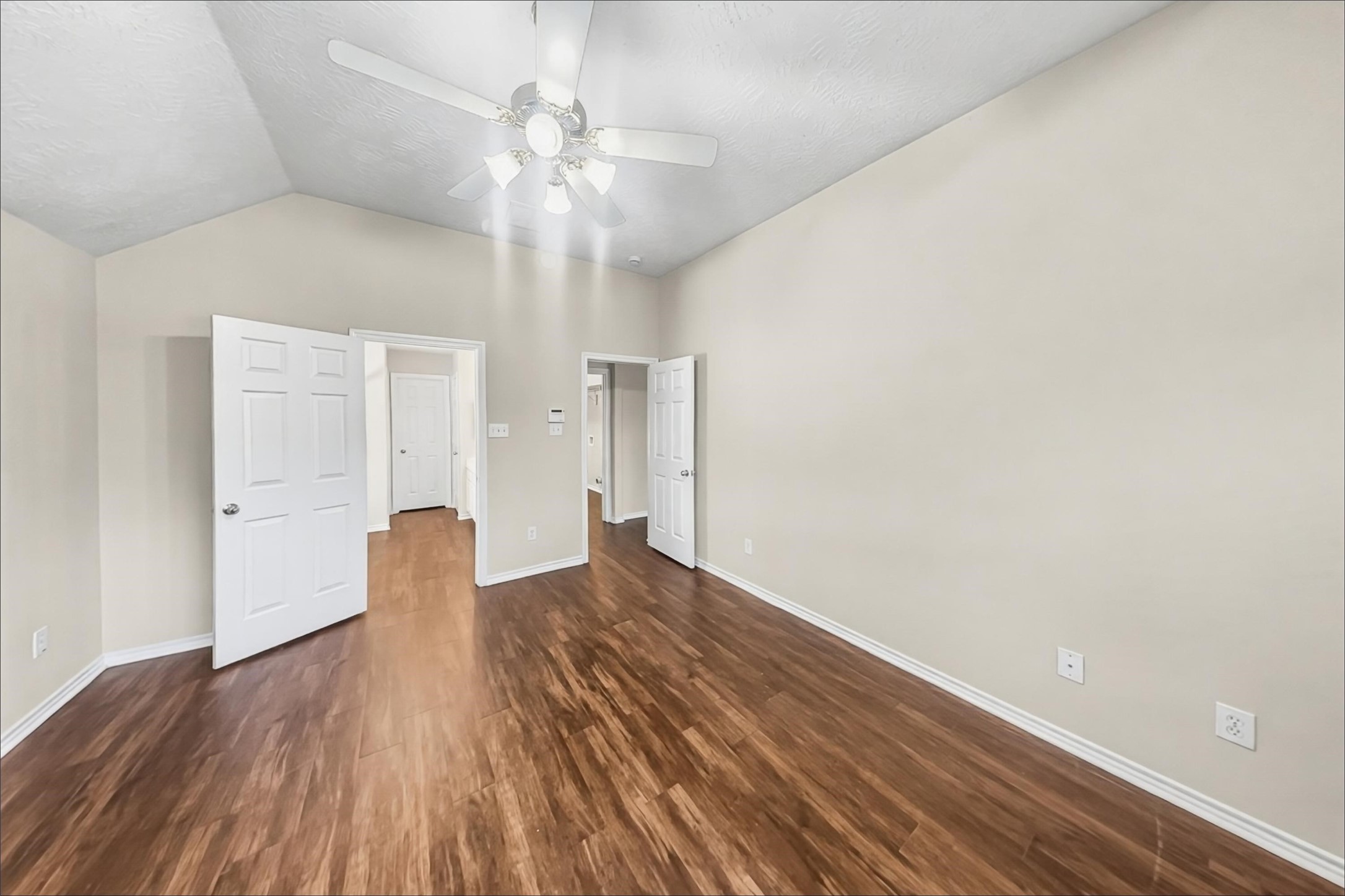 7015 Atasca Creek Drive Property Photo 9