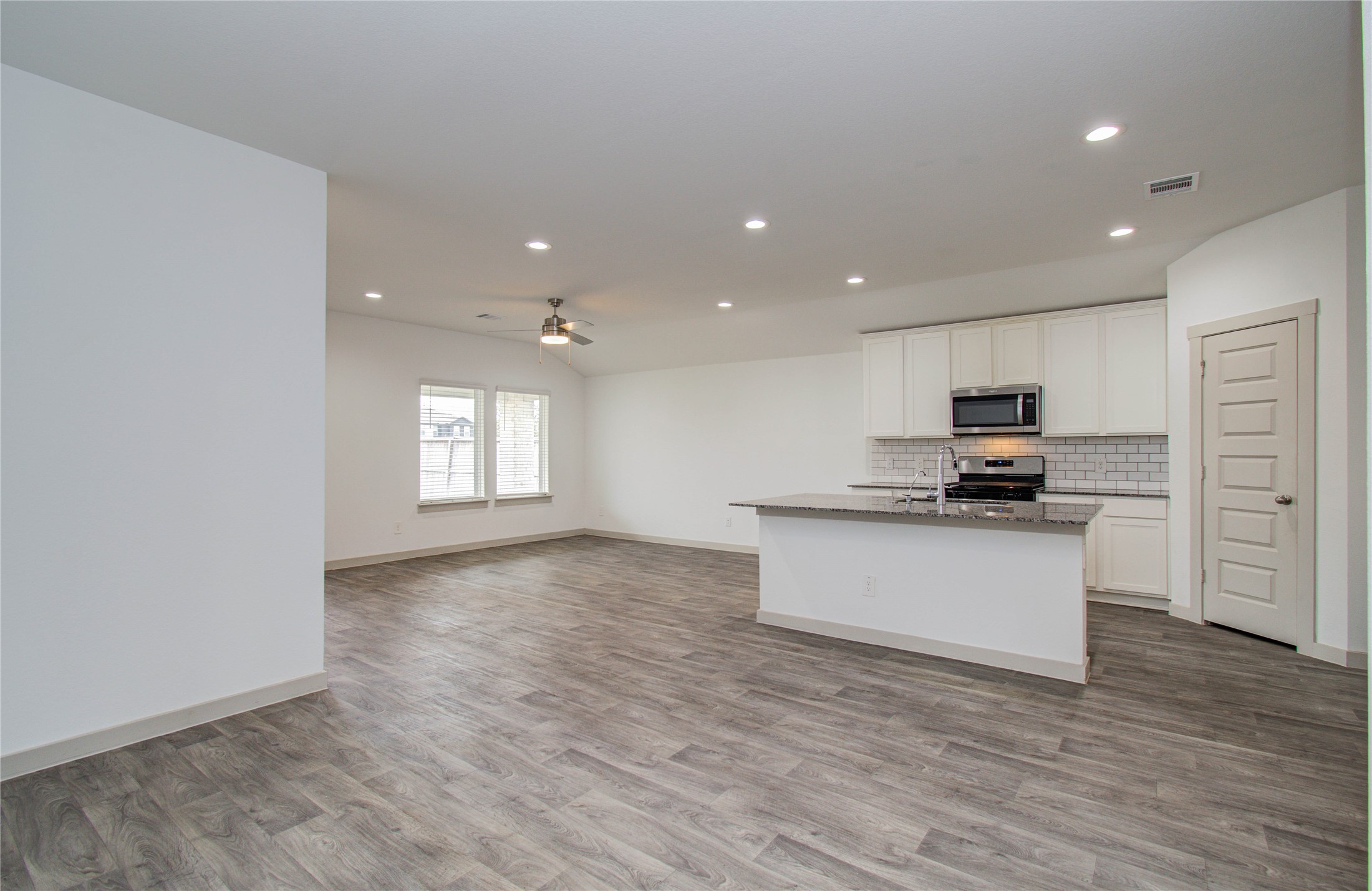 10602 Great Basin Drive Property Photo 7
