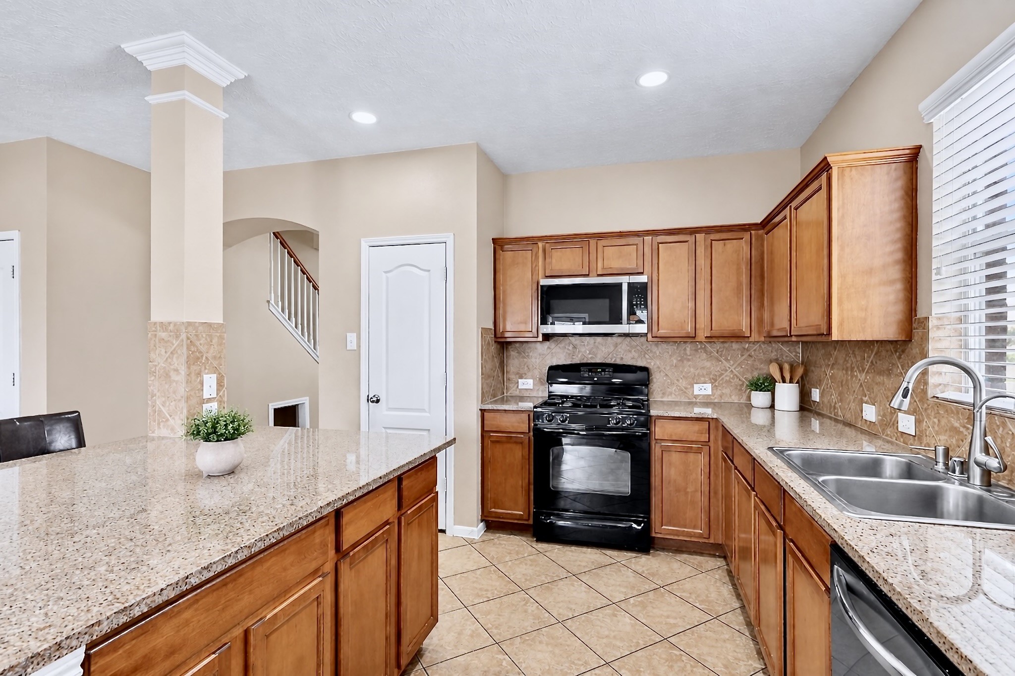11403 Sandstone Canyon Drive Property Photo 6