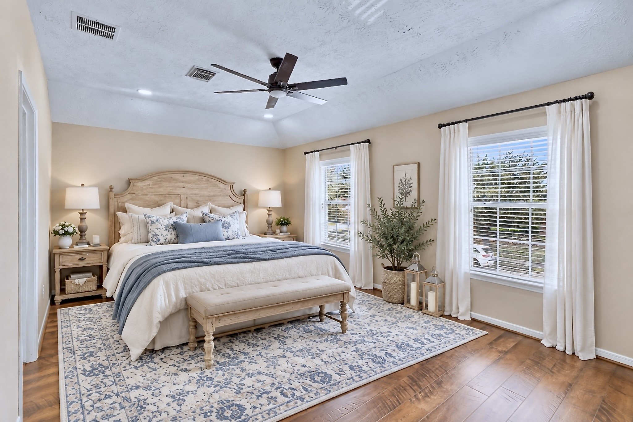 11403 Sandstone Canyon Drive Property Photo 6