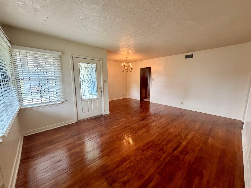 6211 Schevers Street Property Photo 6