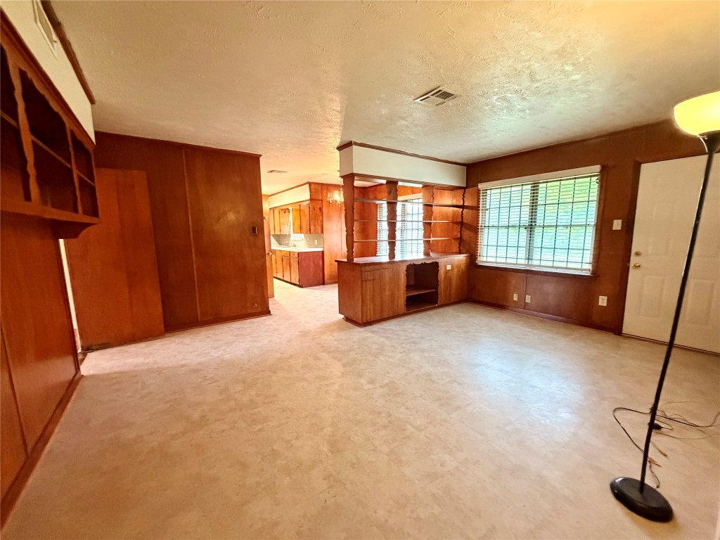 6211 Schevers Street Property Photo 18