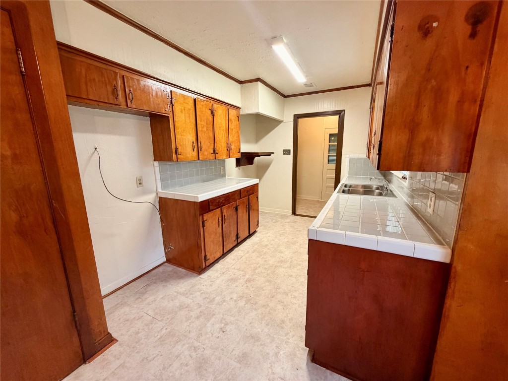 6211 Schevers Street Property Photo 22
