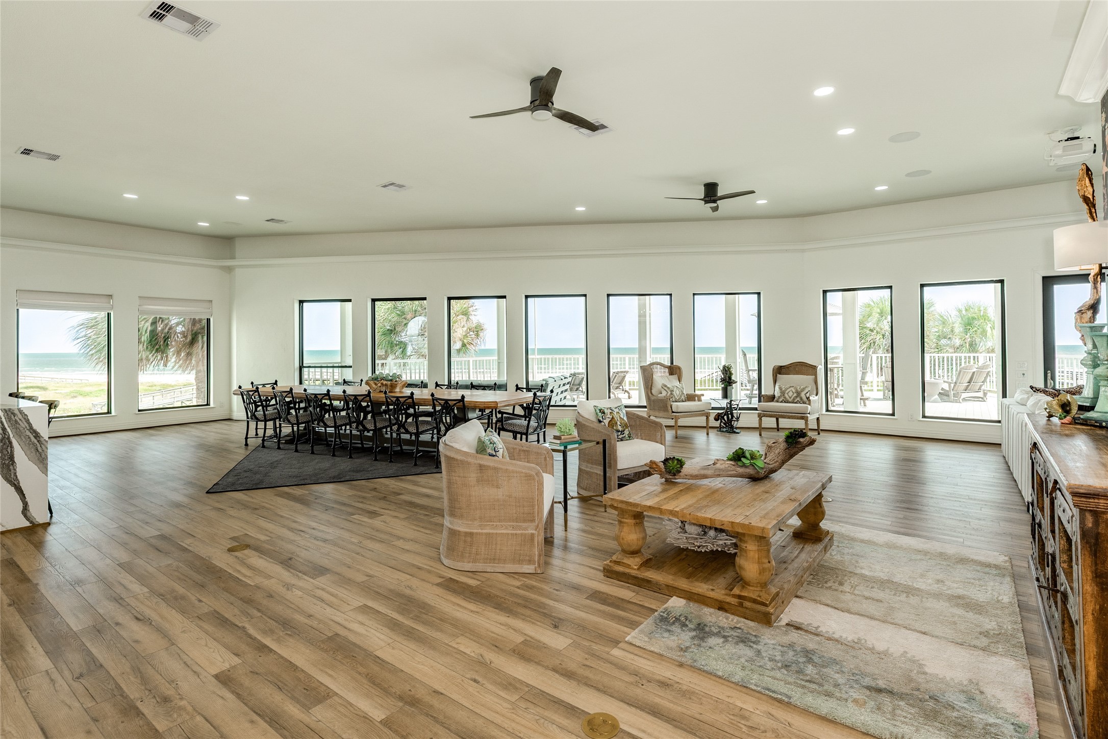 19219 Shores Drive Property Photo 6
