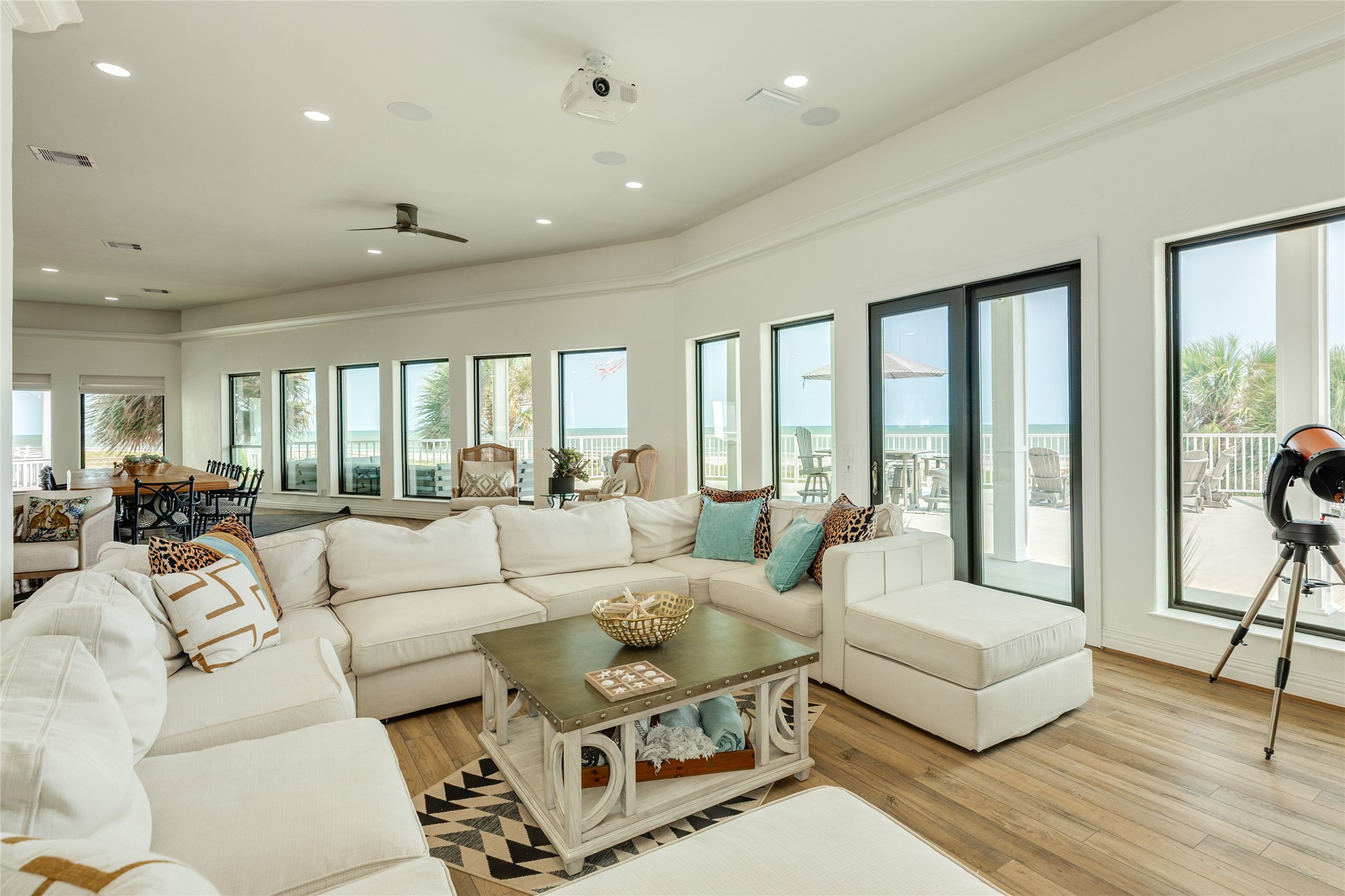 19219 Shores Drive Property Photo 10