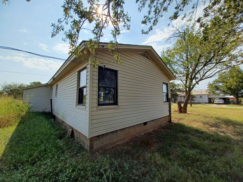 615 Williams Avenue Property Photo 1