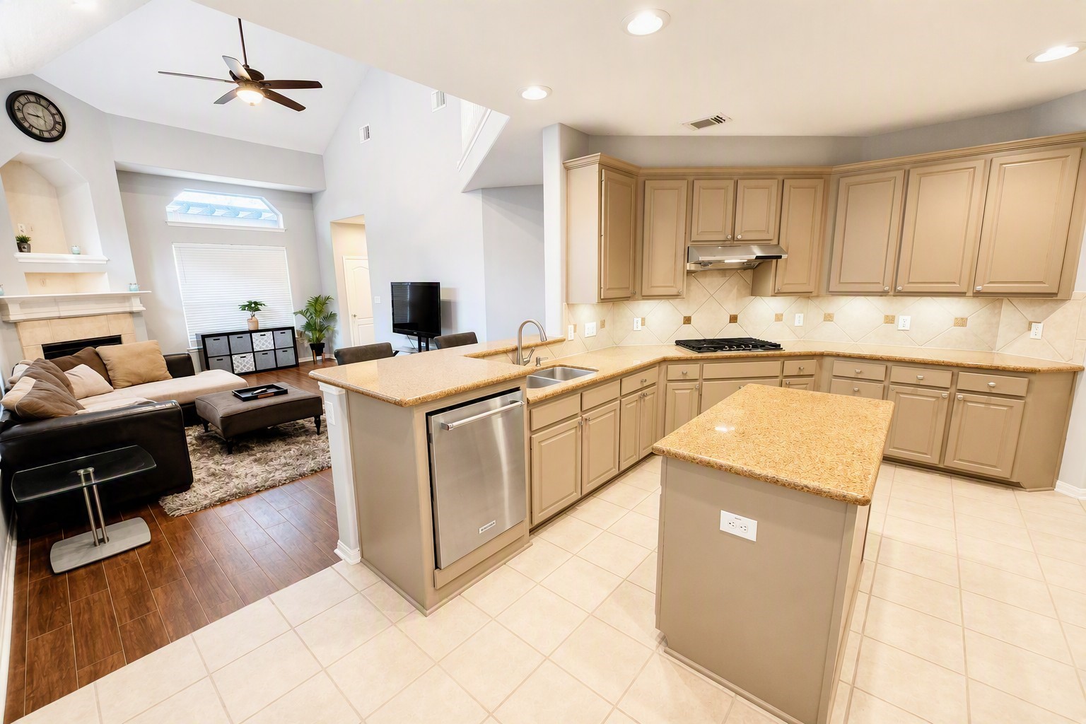 15 Oakmont Court Property Photo 13