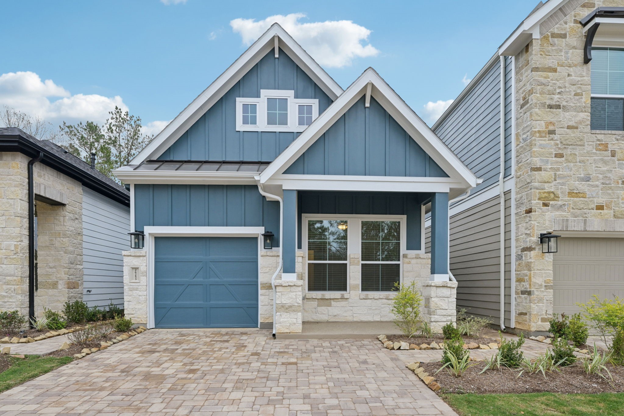 26253 E Outrider Banks Circle Property Photo 1