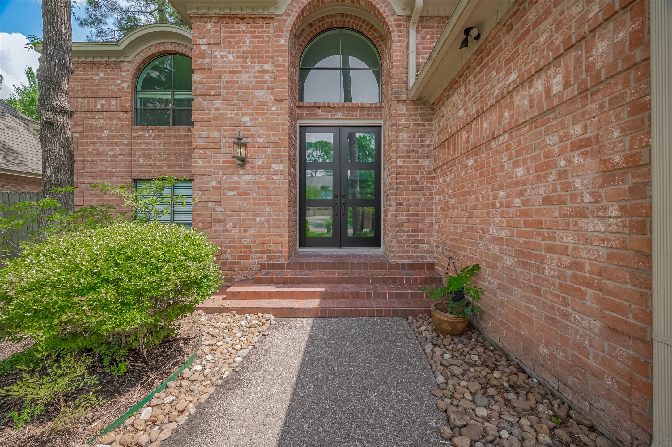 9411 Fenchurch Drive Property Photo 1