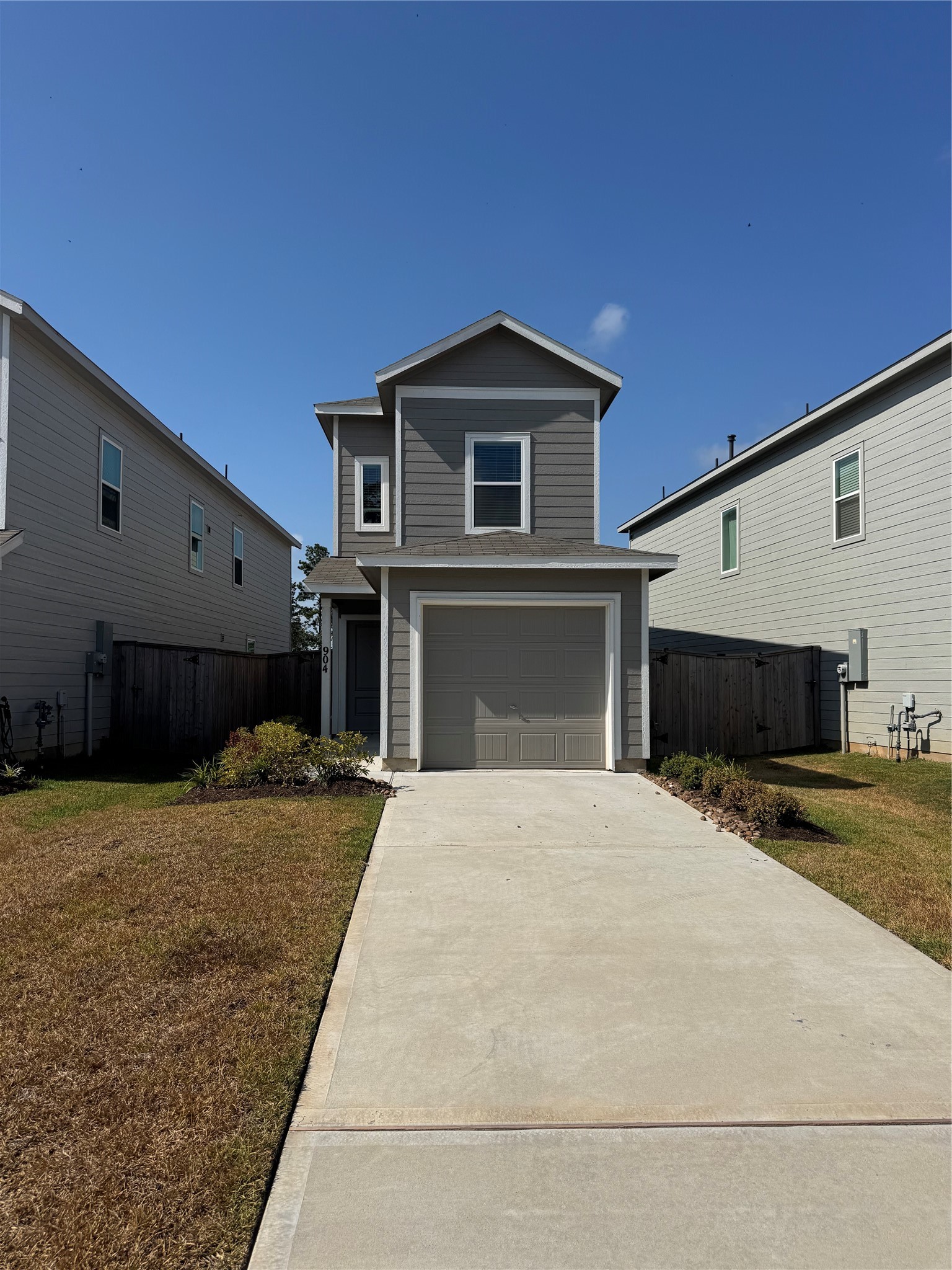 904 Pertuso Lane Property Photo 1
