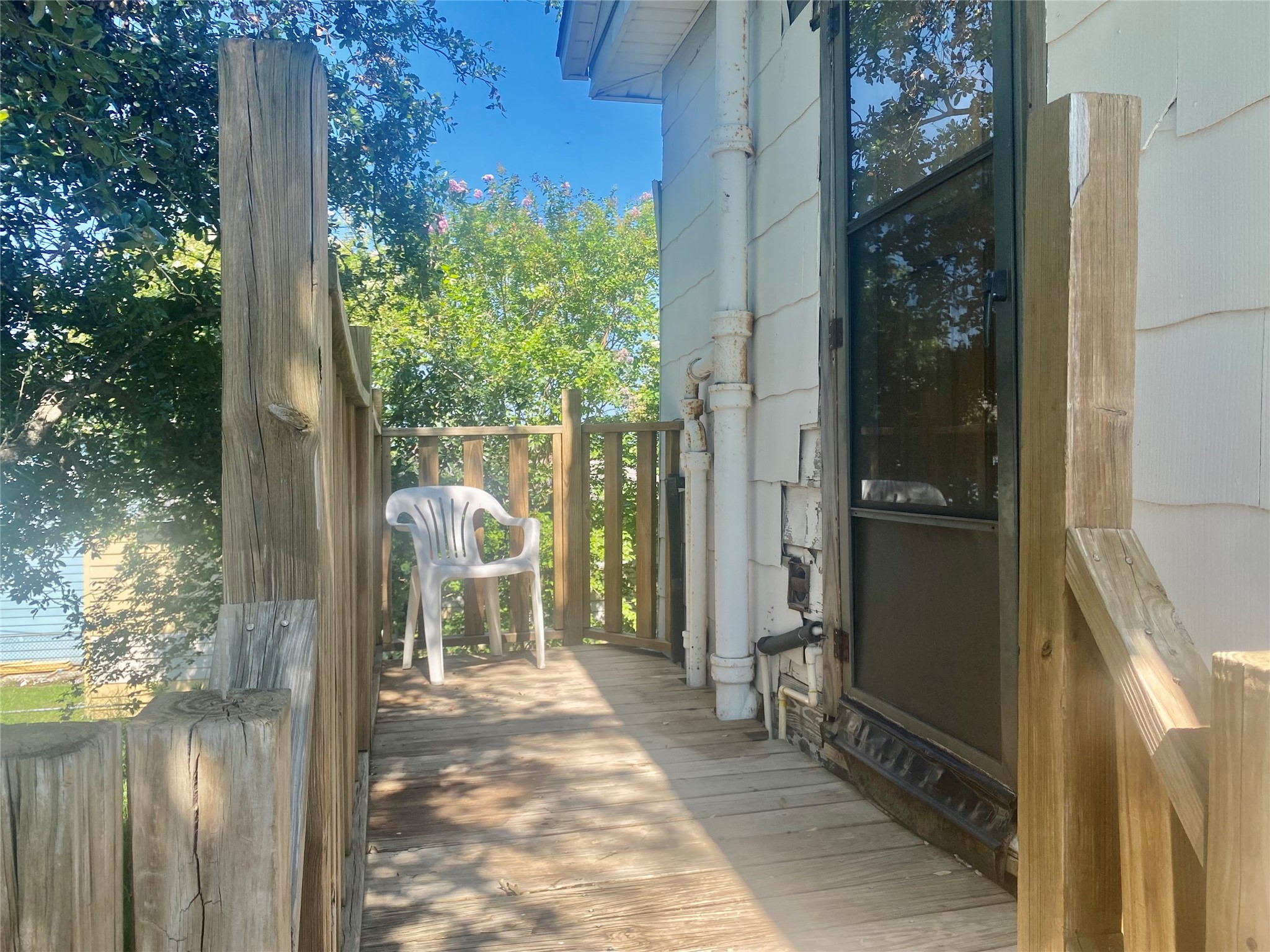 5618 Avenue L Up Property Photo 9