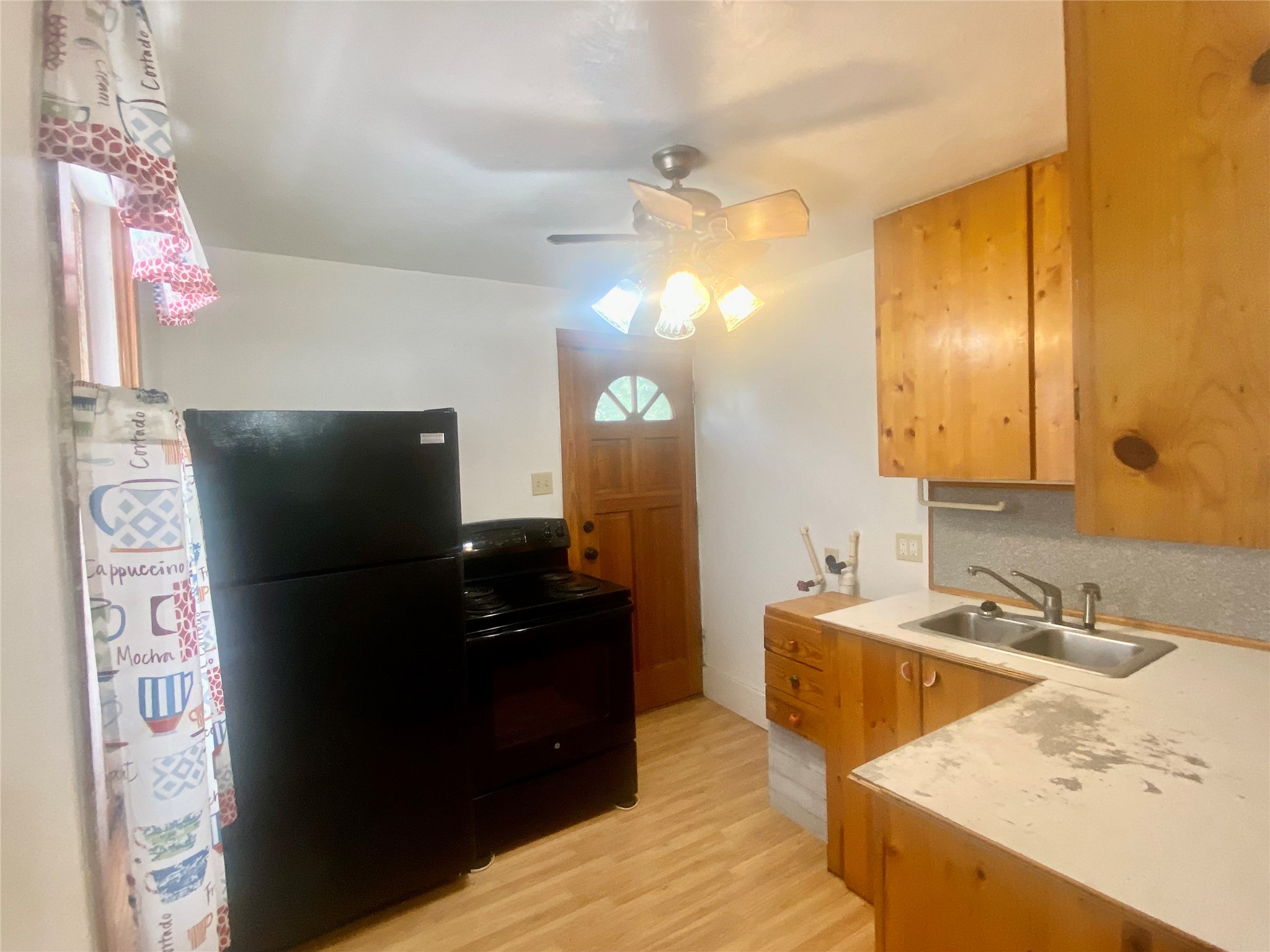 5618 Avenue L Up Property Photo 10