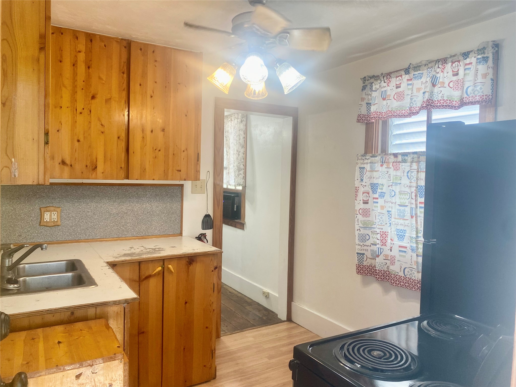 5618 Avenue L Up Property Photo 11