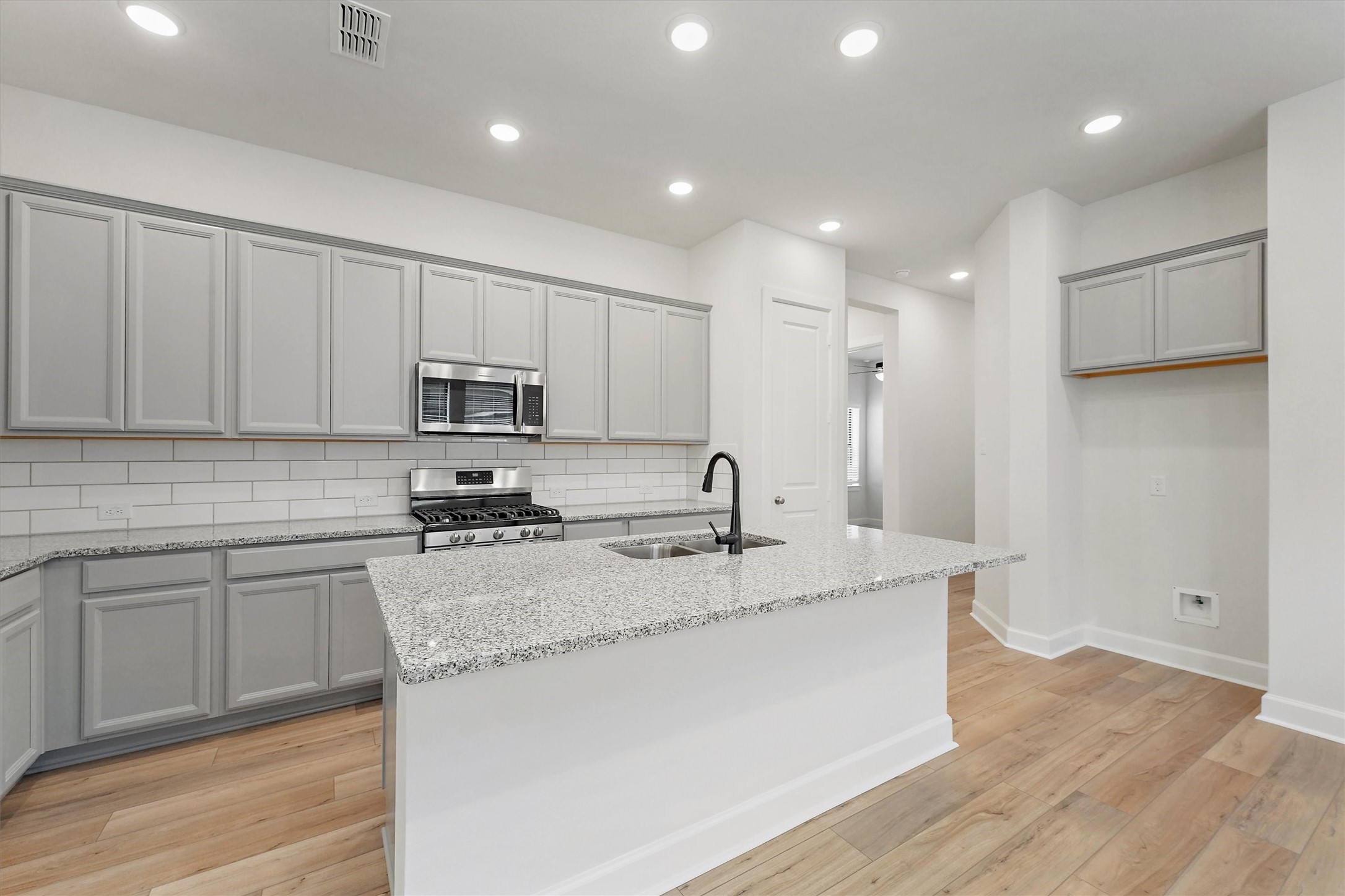 10518 William Park Drive Property Photo 5