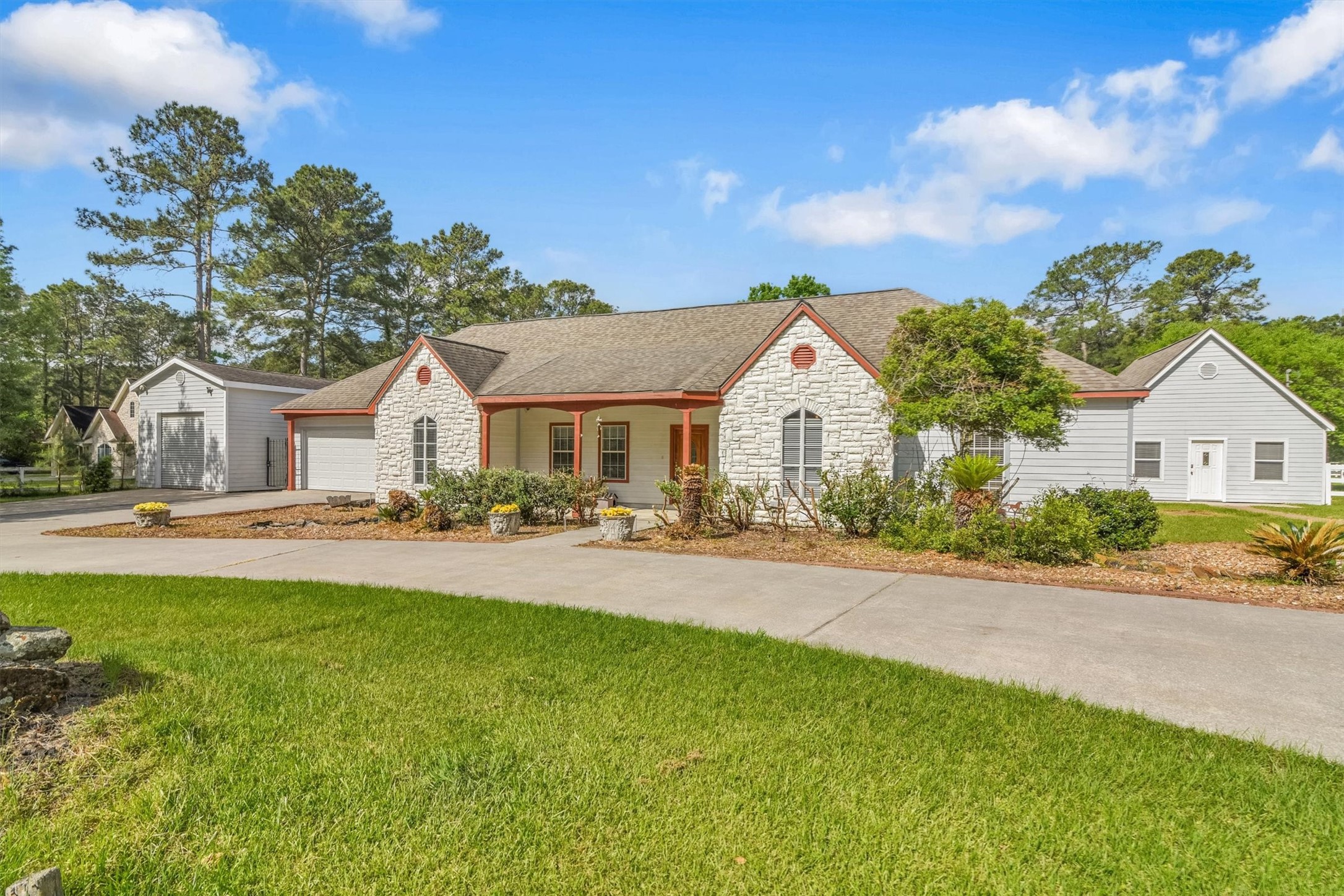 22210 Timber Ridge Drive Property Photo 2