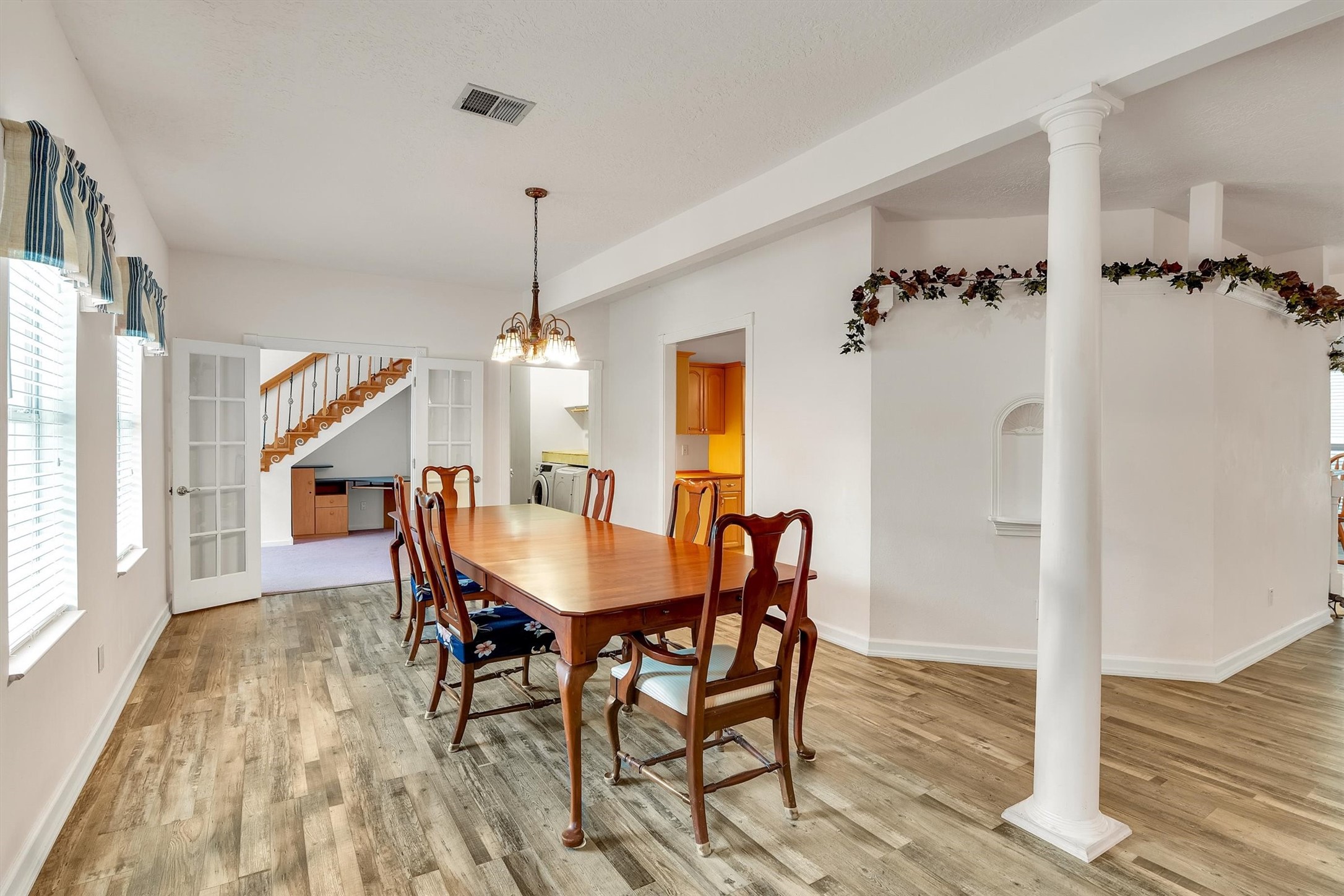 22210 Timber Ridge Drive Property Photo 7
