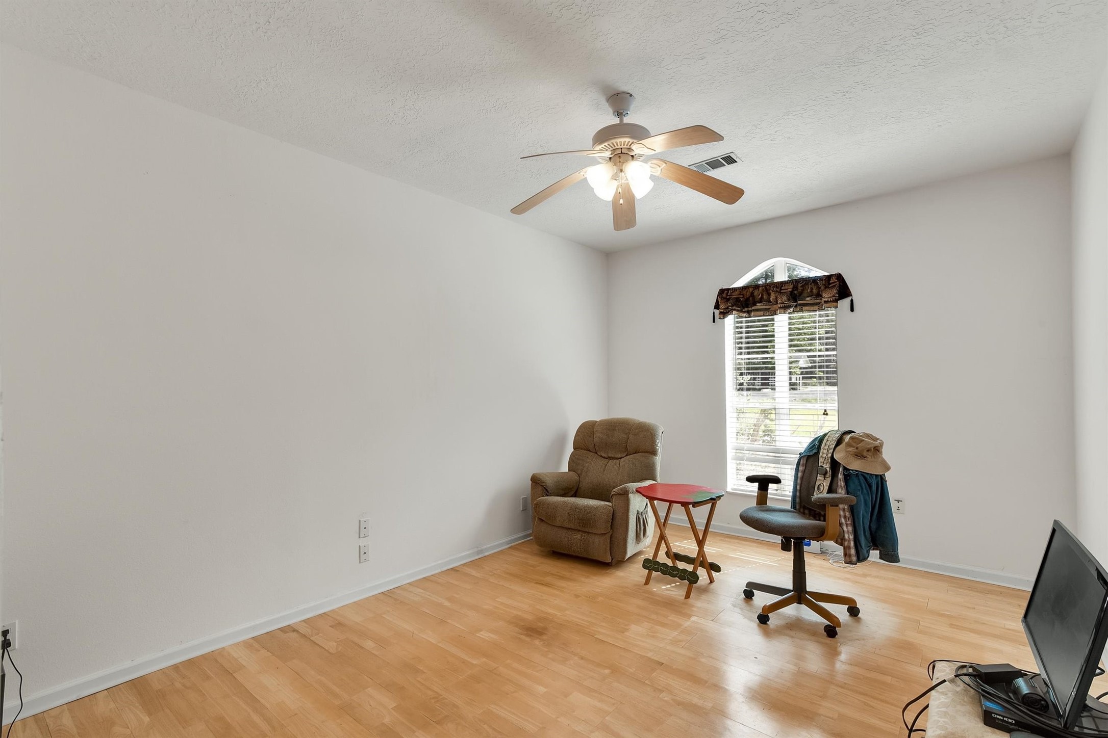 22210 Timber Ridge Drive Property Photo 15