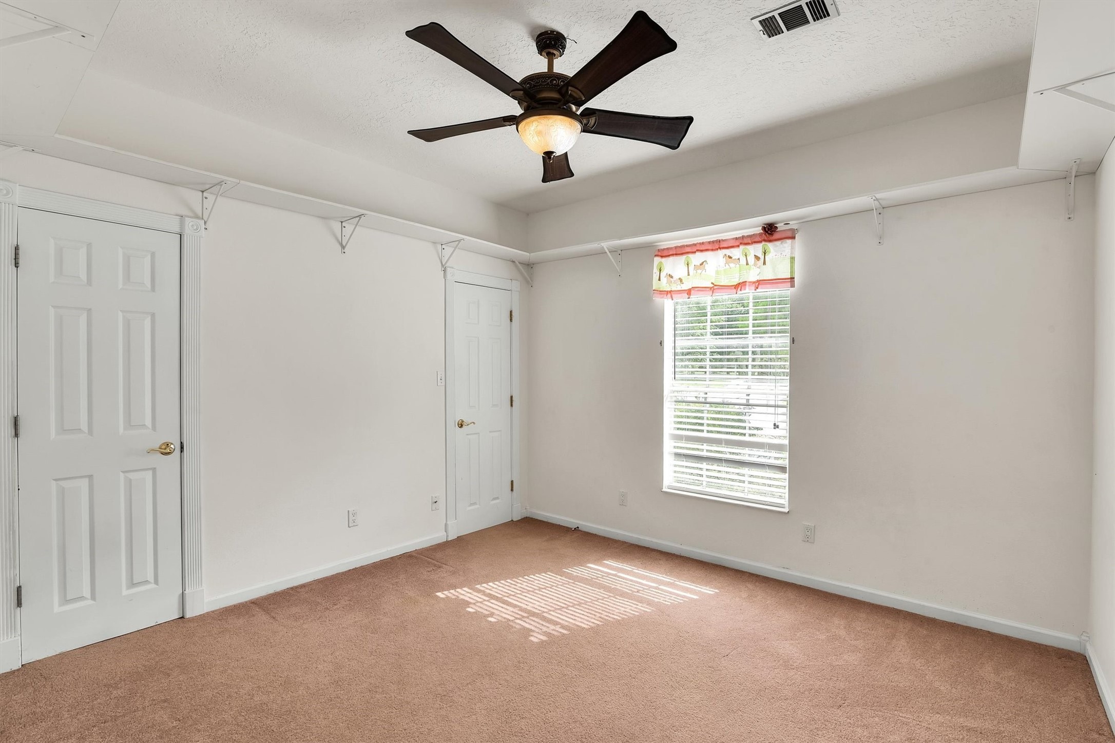 22210 Timber Ridge Drive Property Photo 16