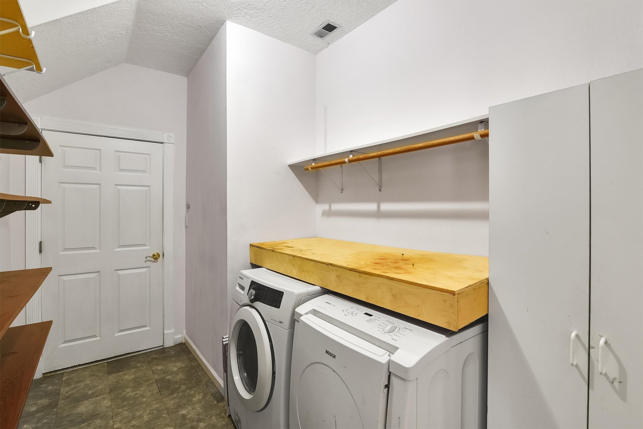 22210 Timber Ridge Drive Property Photo 19