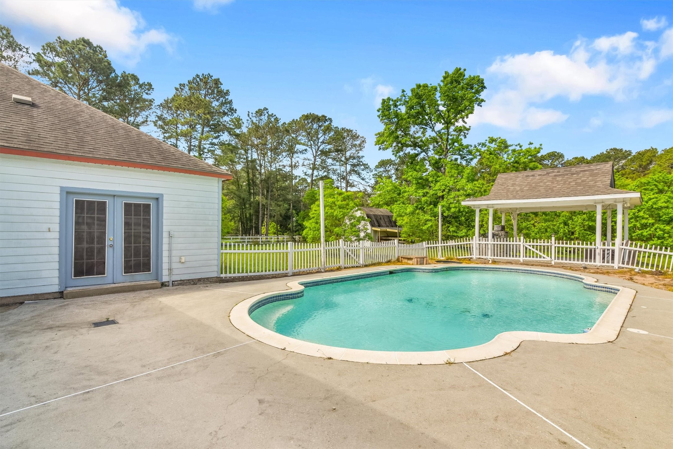 22210 Timber Ridge Drive Property Photo 33