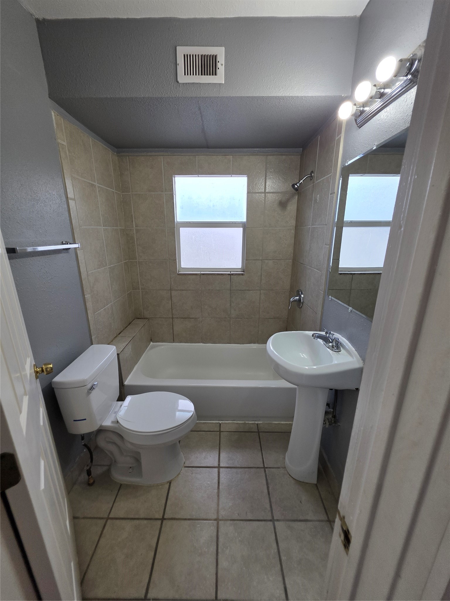 2308 Auburndale Street 4 Property Photo 5