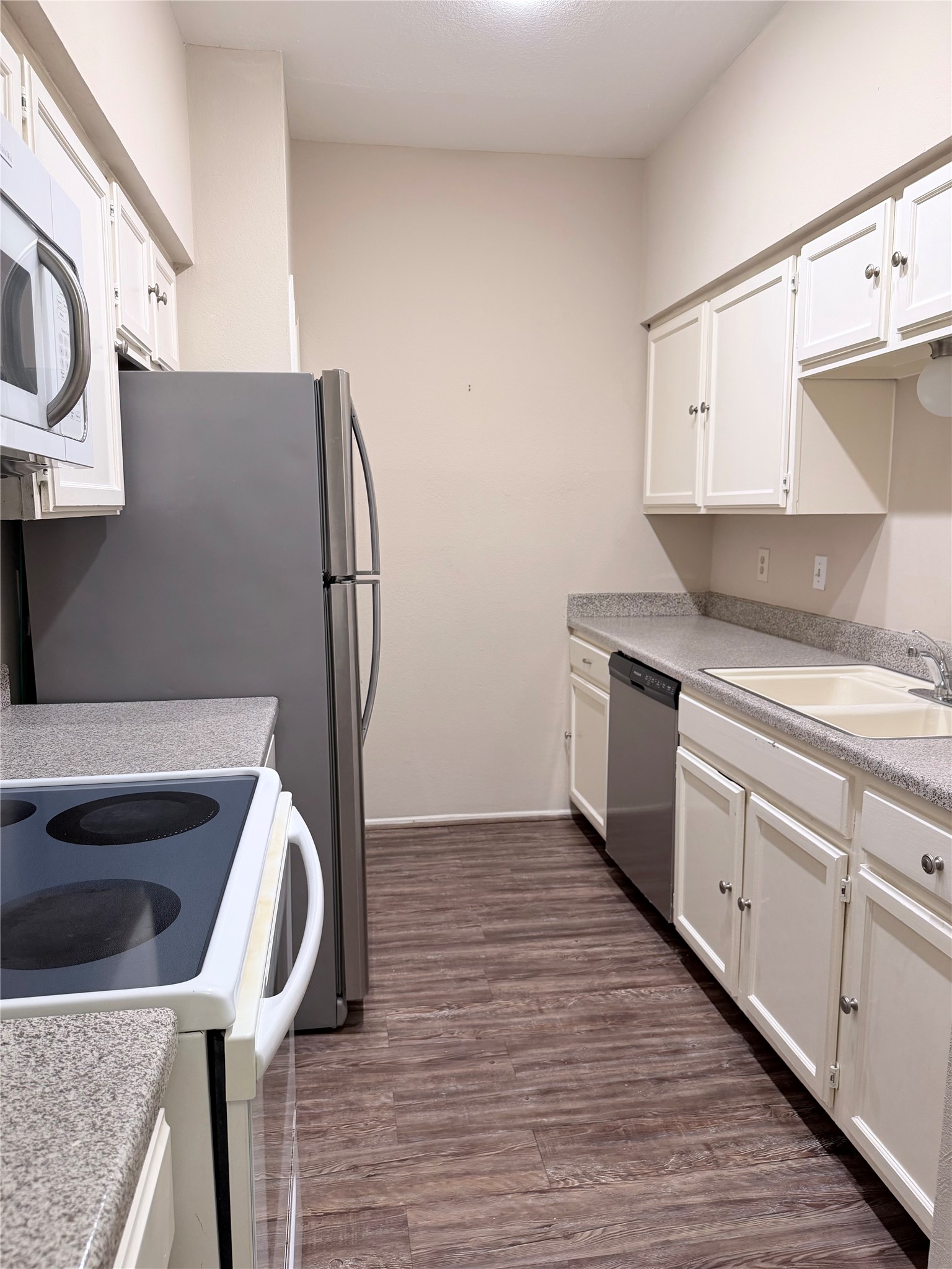 17629 Red Oak Drive 7629 Property Photo 6