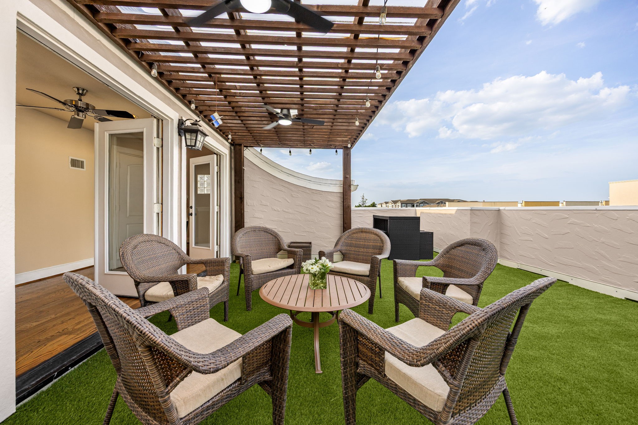 821 Lester Street Property Photo 3