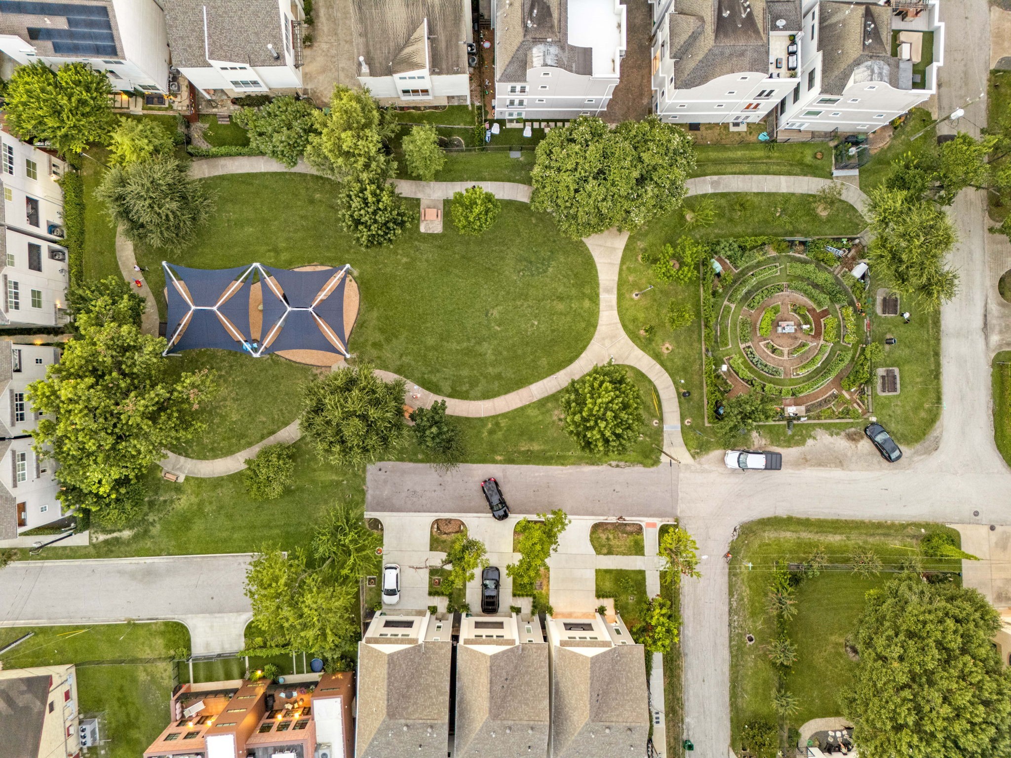 821 Lester Street Property Photo 4