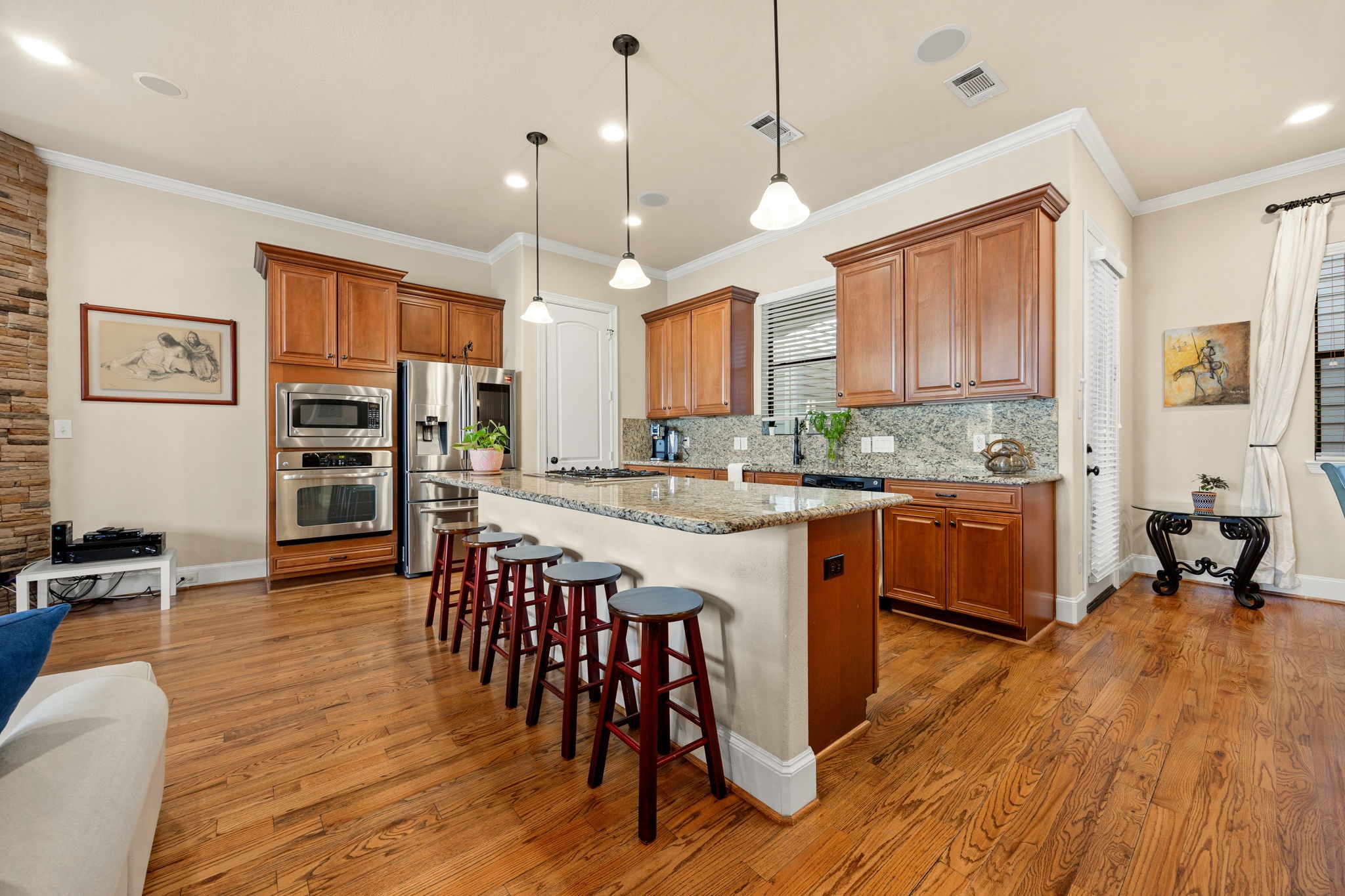 821 Lester Street Property Photo 6