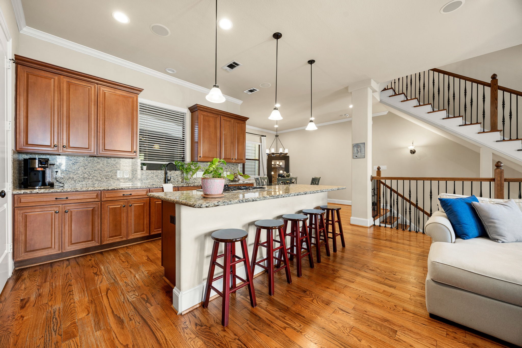 821 Lester Street Property Photo 7