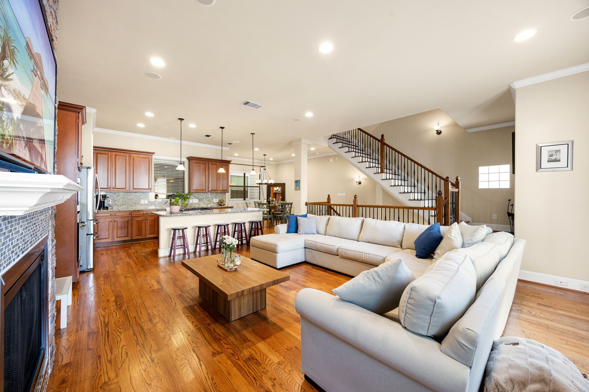 821 Lester Street Property Photo 12