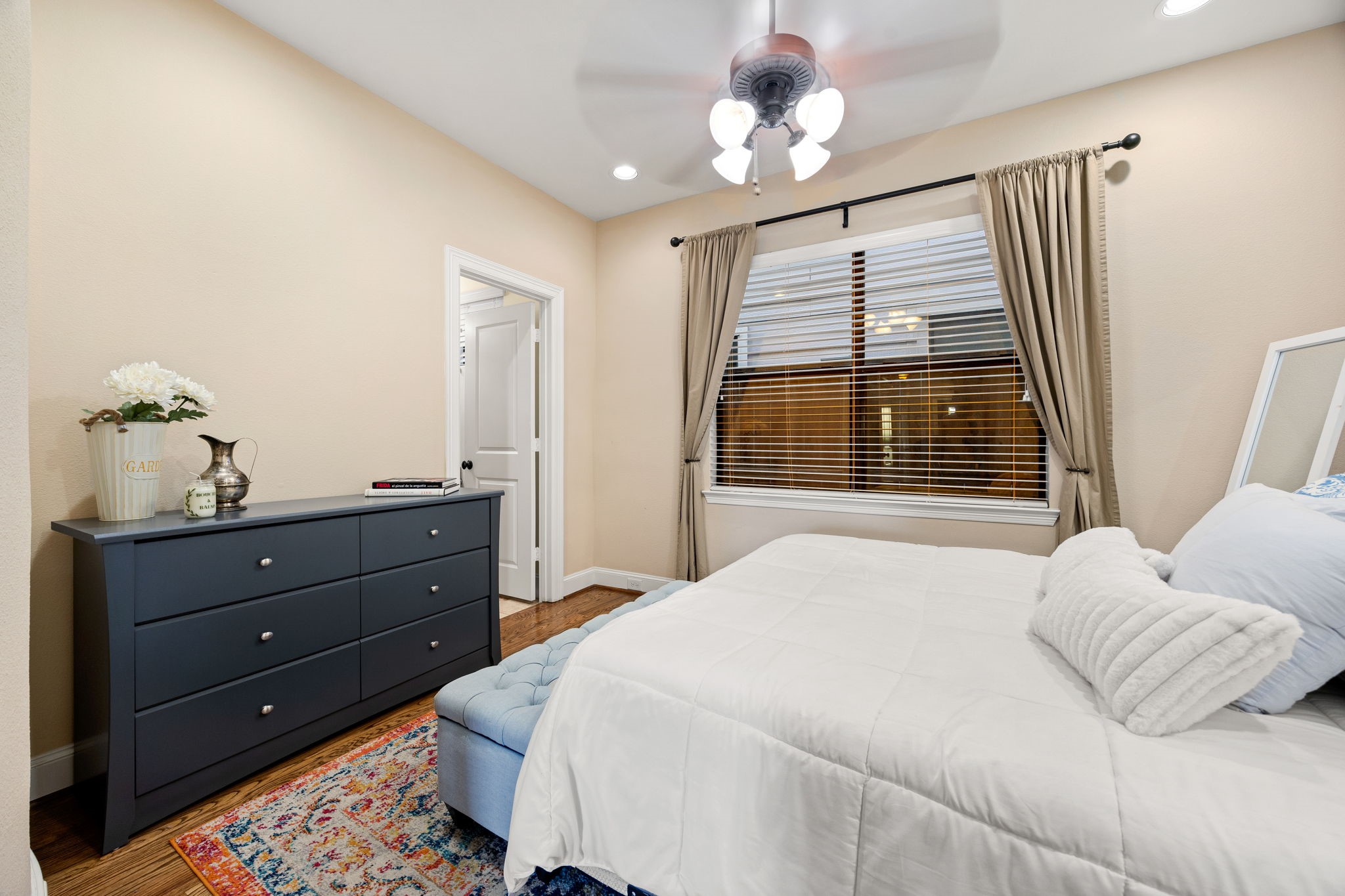 821 Lester Street Property Photo 21