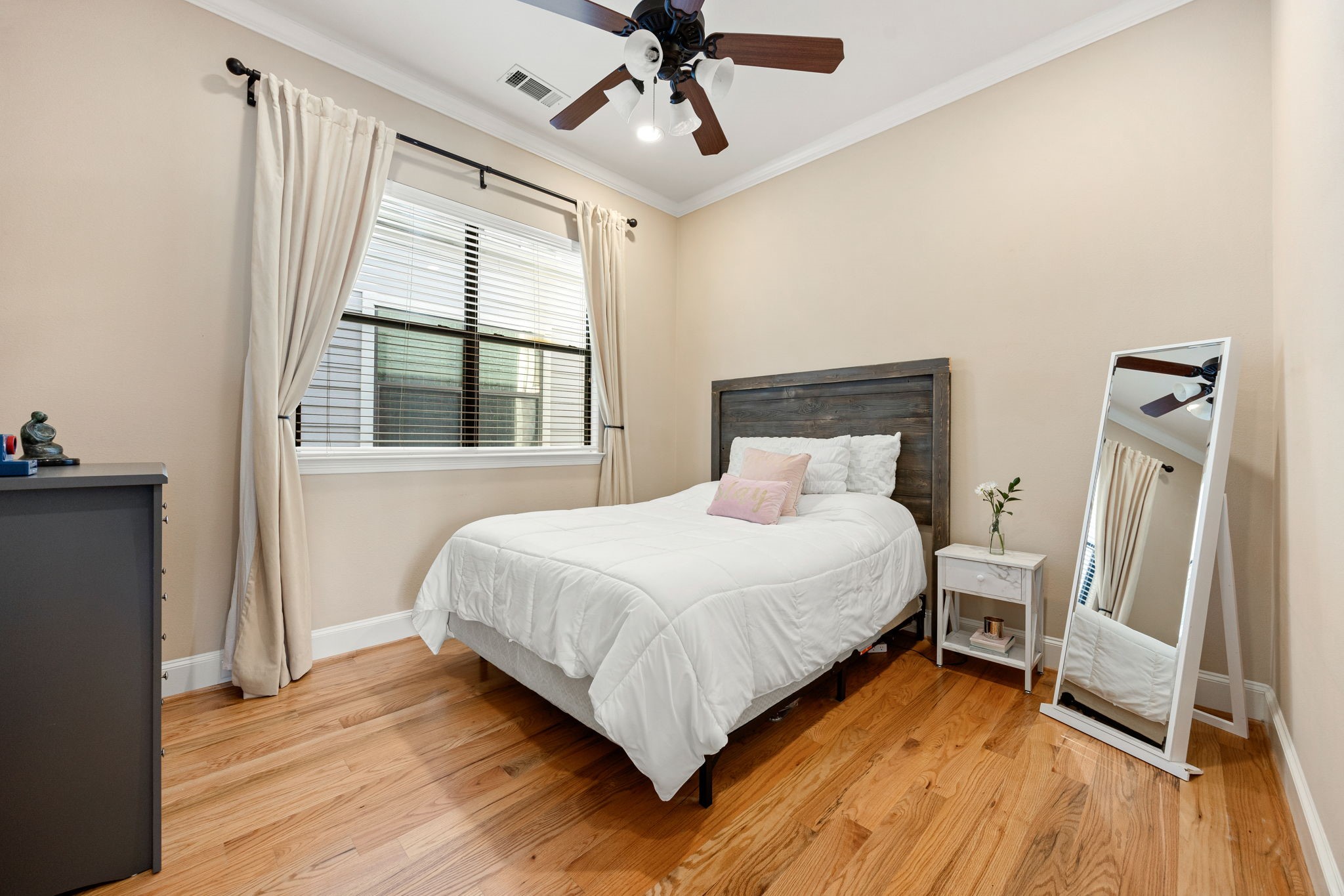 821 Lester Street Property Photo 23