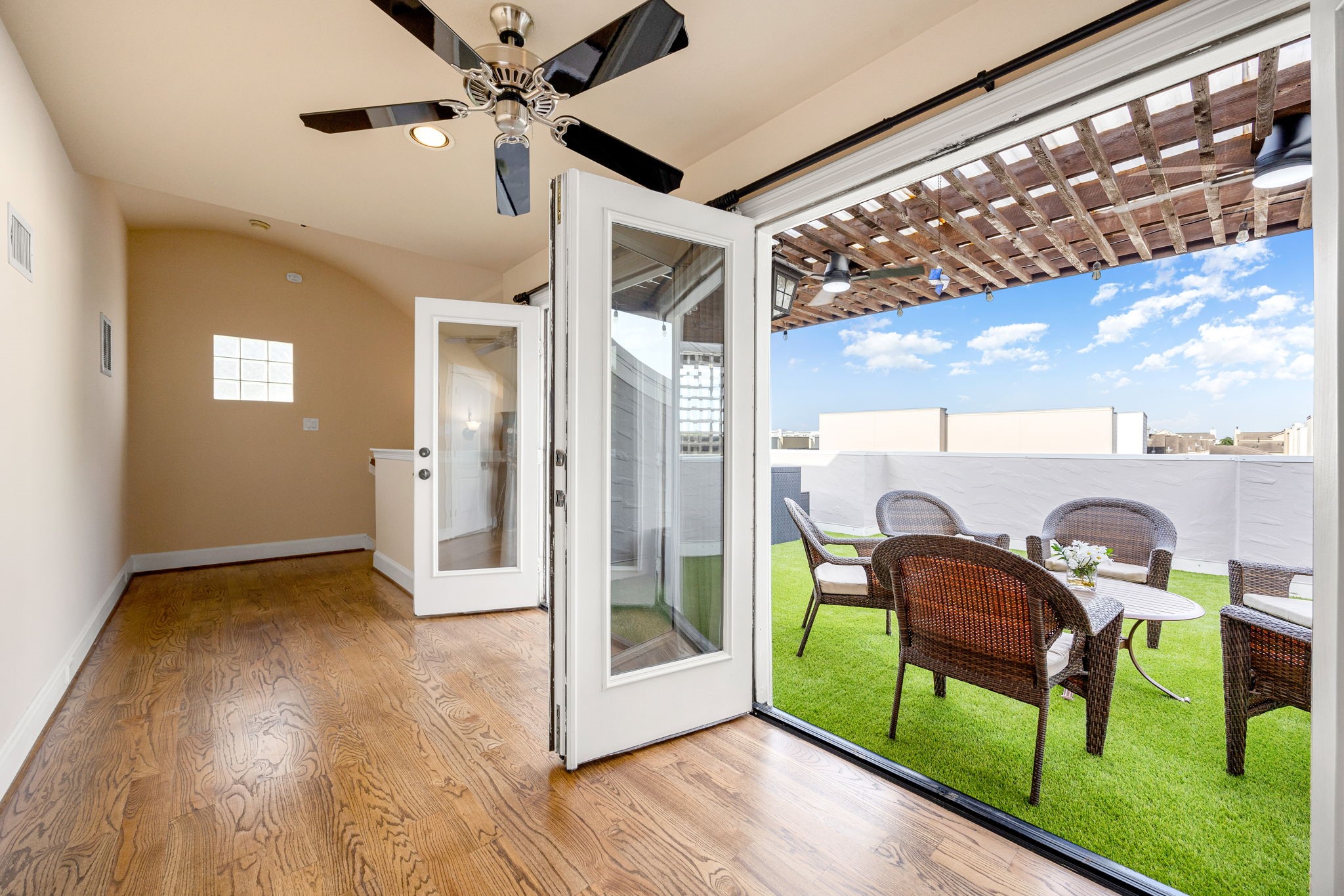 821 Lester Street Property Photo 28