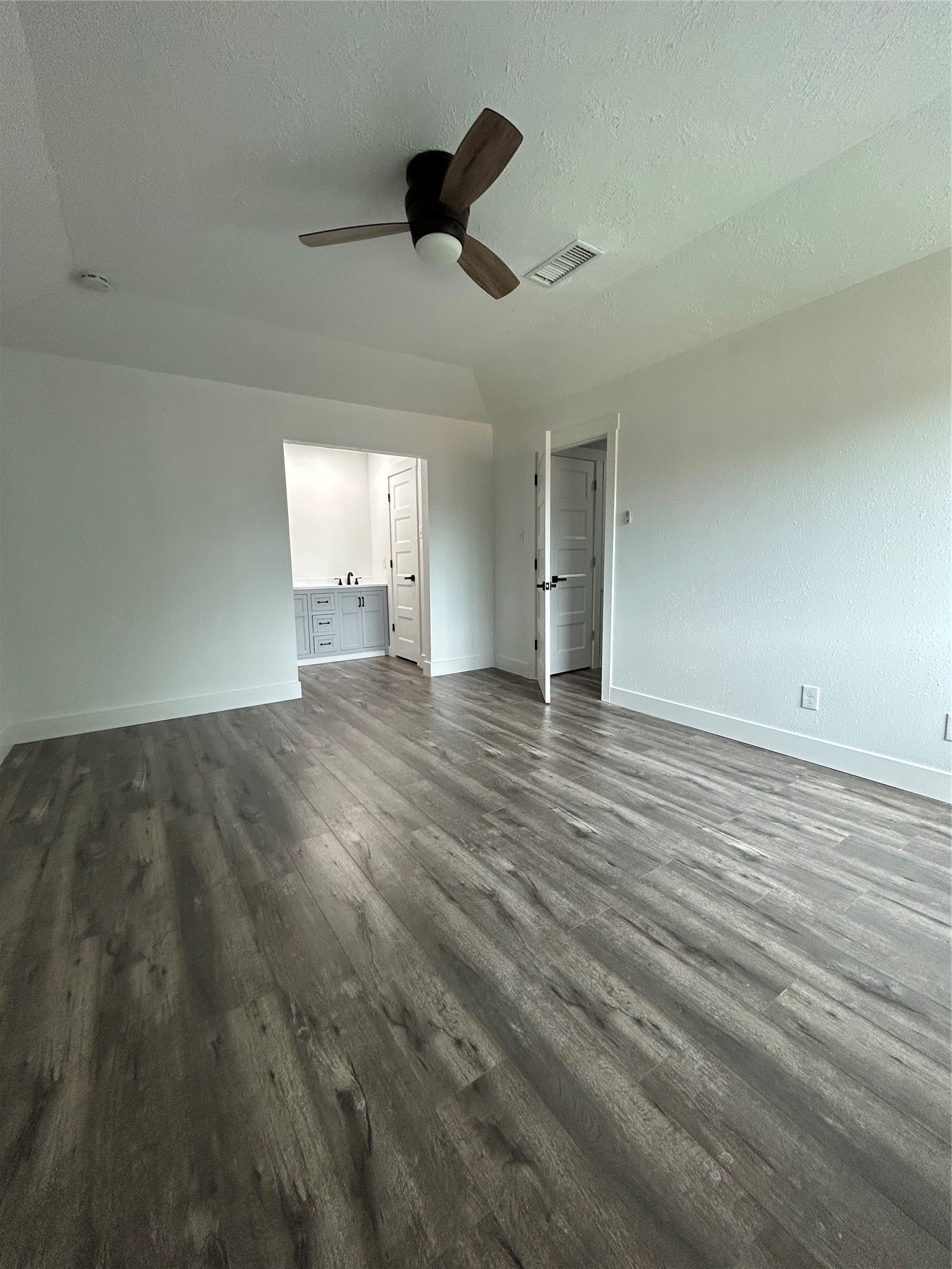 8523 Riverside Walk Lane Property Photo 9
