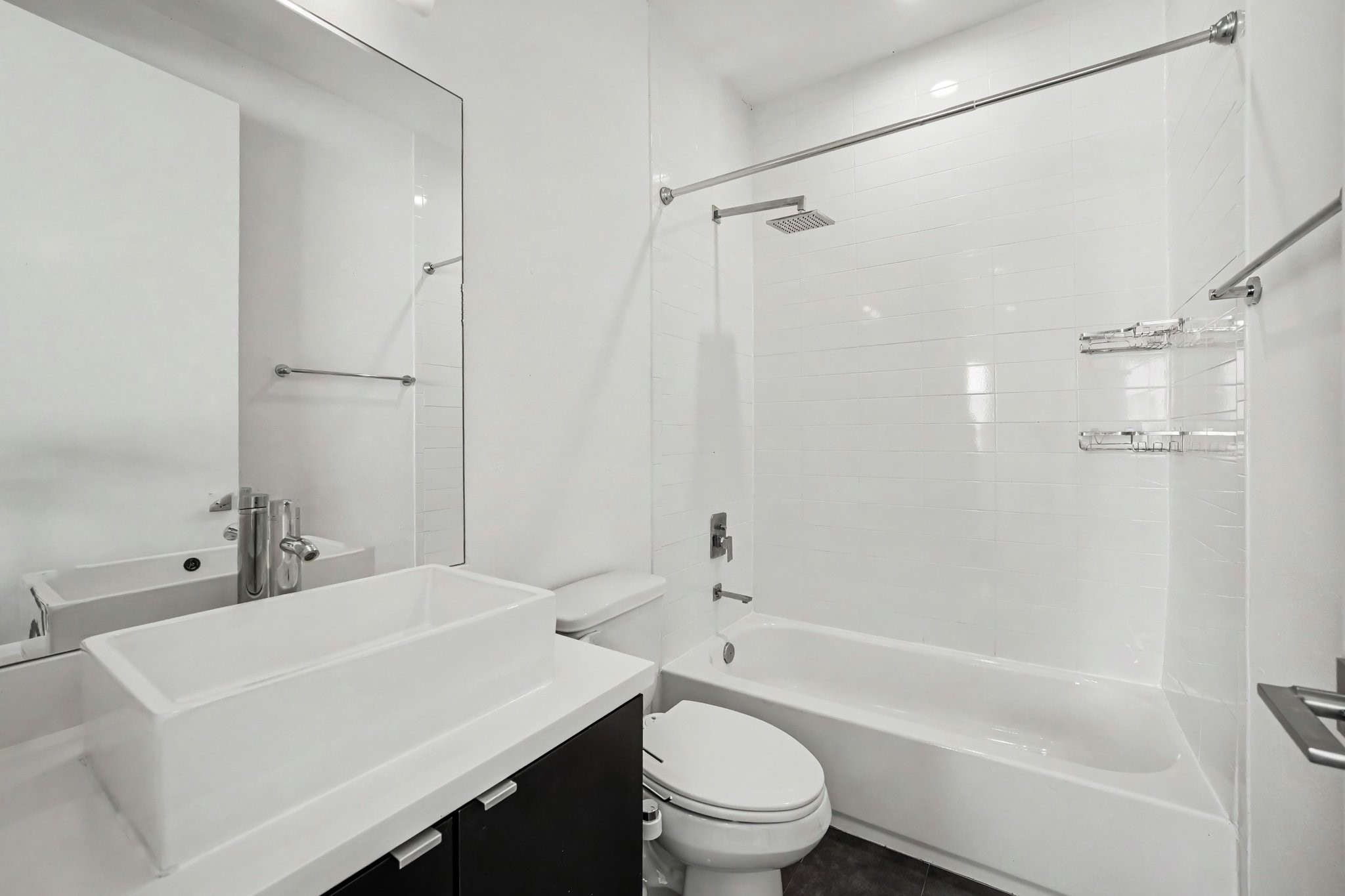 910 W 19th Street B Property Photo 6