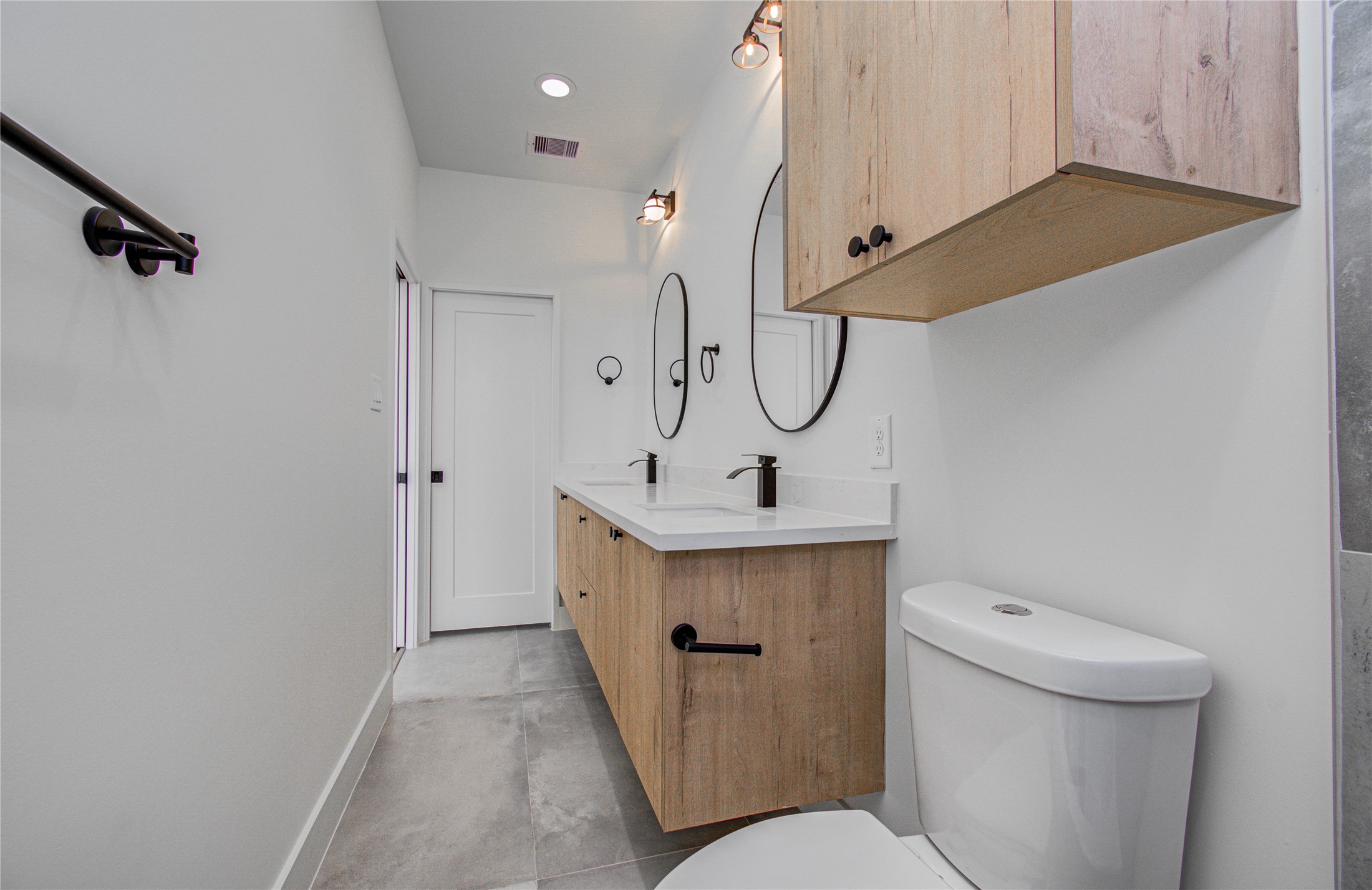1506 Mckee Street B Property Photo 17