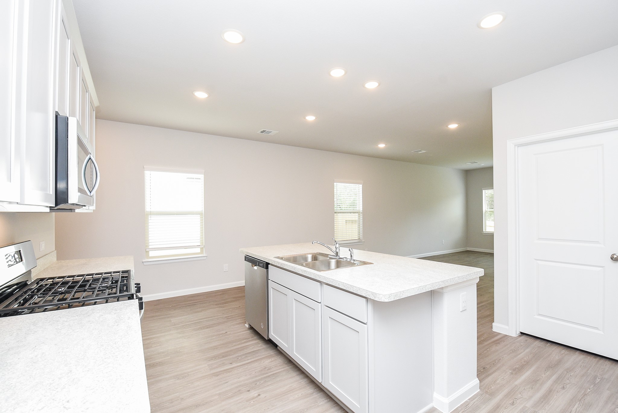 16493 Moss Lane Property Photo 8