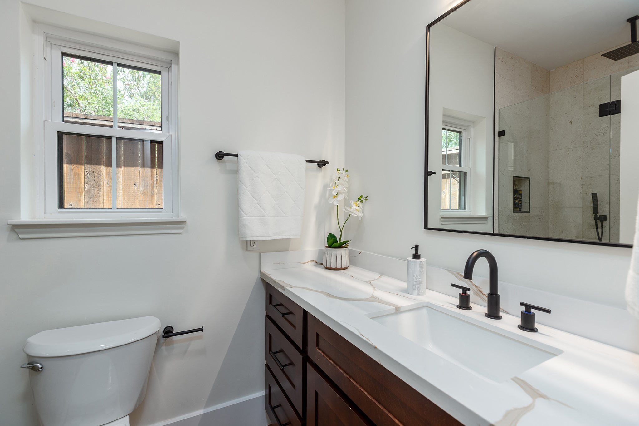 2222 Quenby Street Property Photo 21