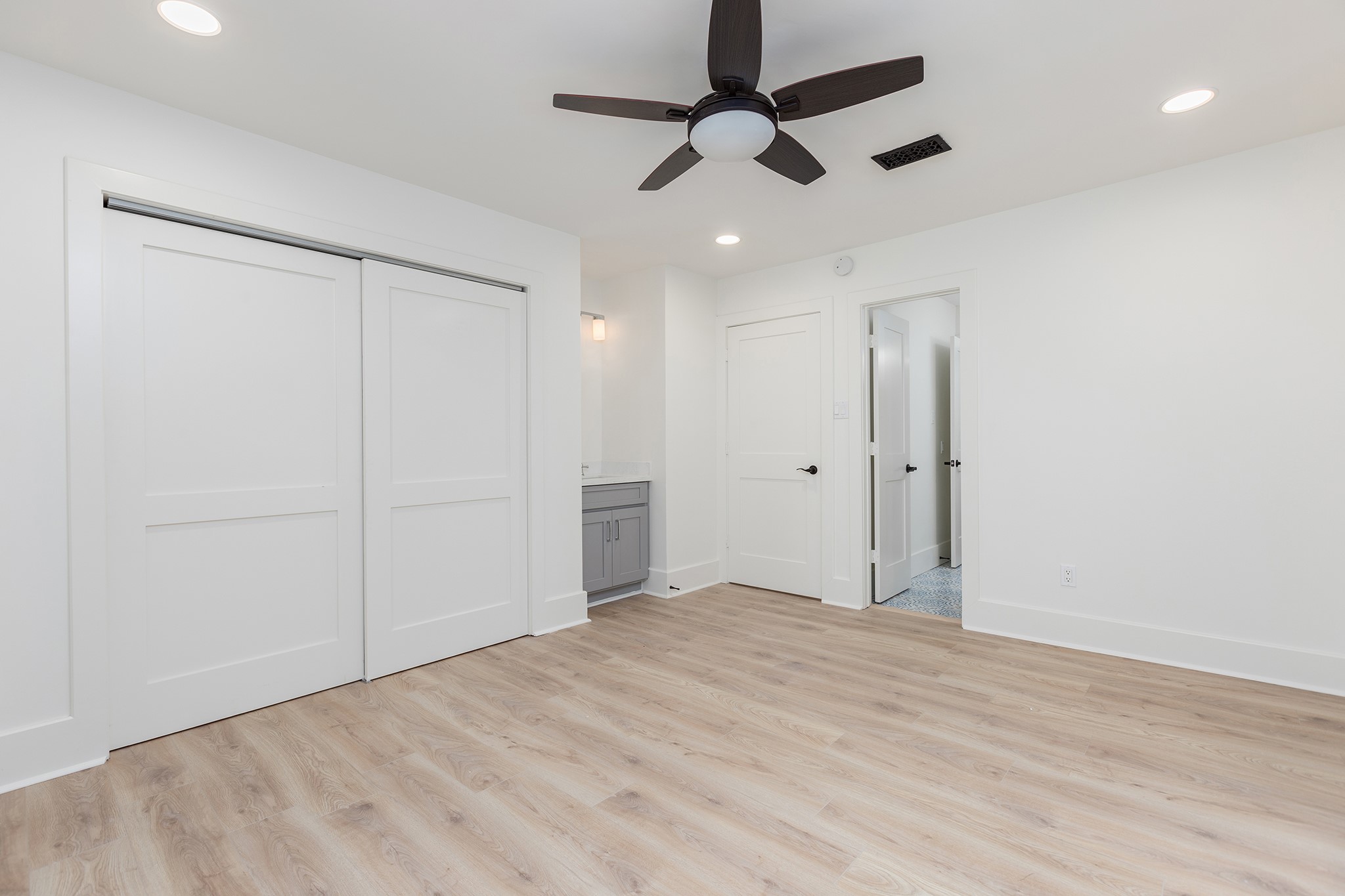 2222 Quenby Street Property Photo 32