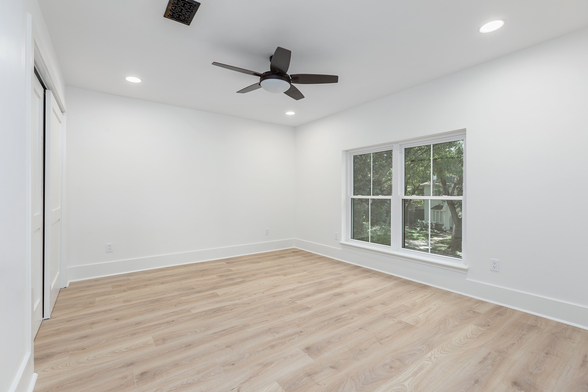 2222 Quenby Street Property Photo 34