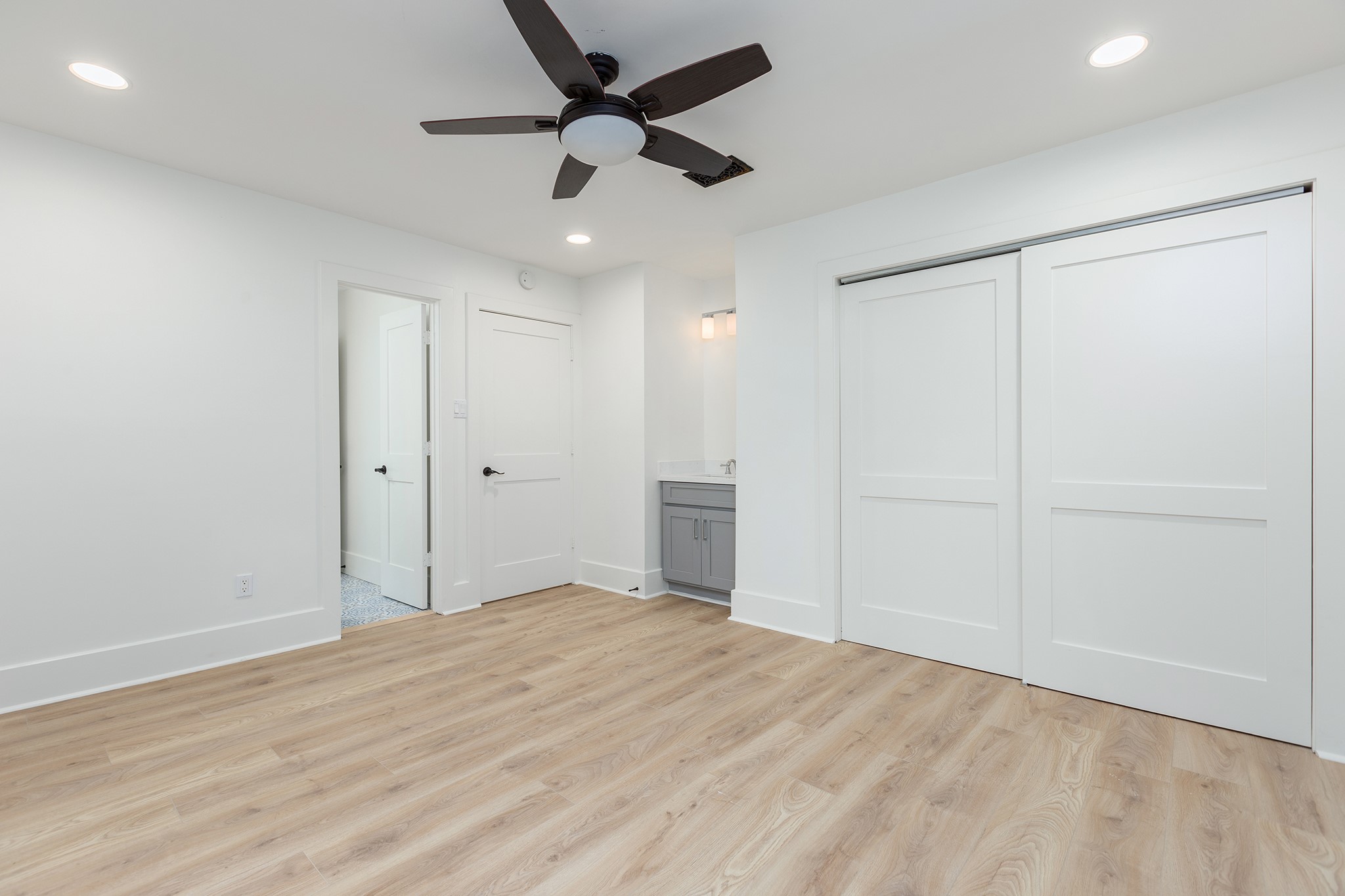 2222 Quenby Street Property Photo 35