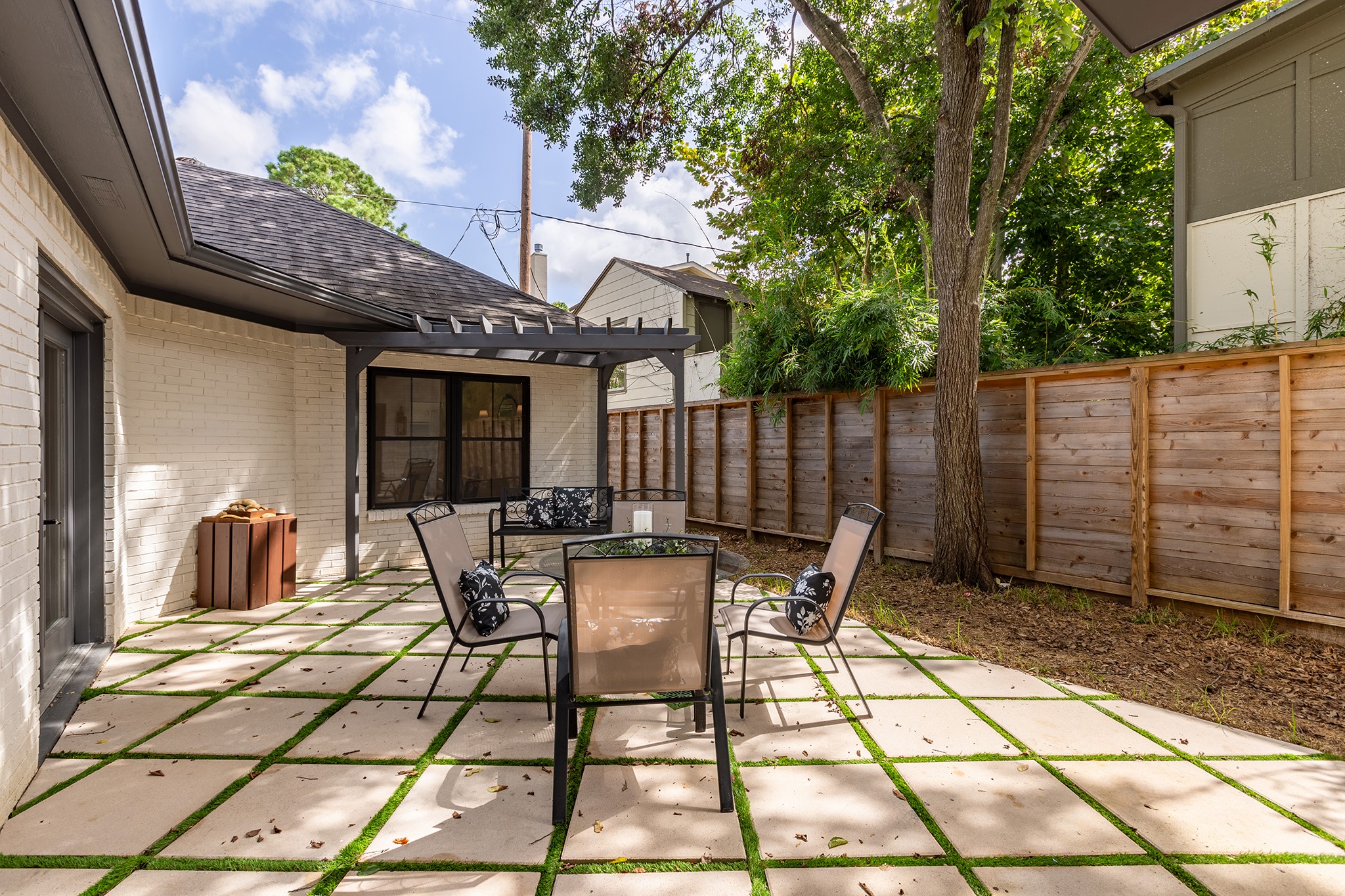2222 Quenby Street Property Photo 39