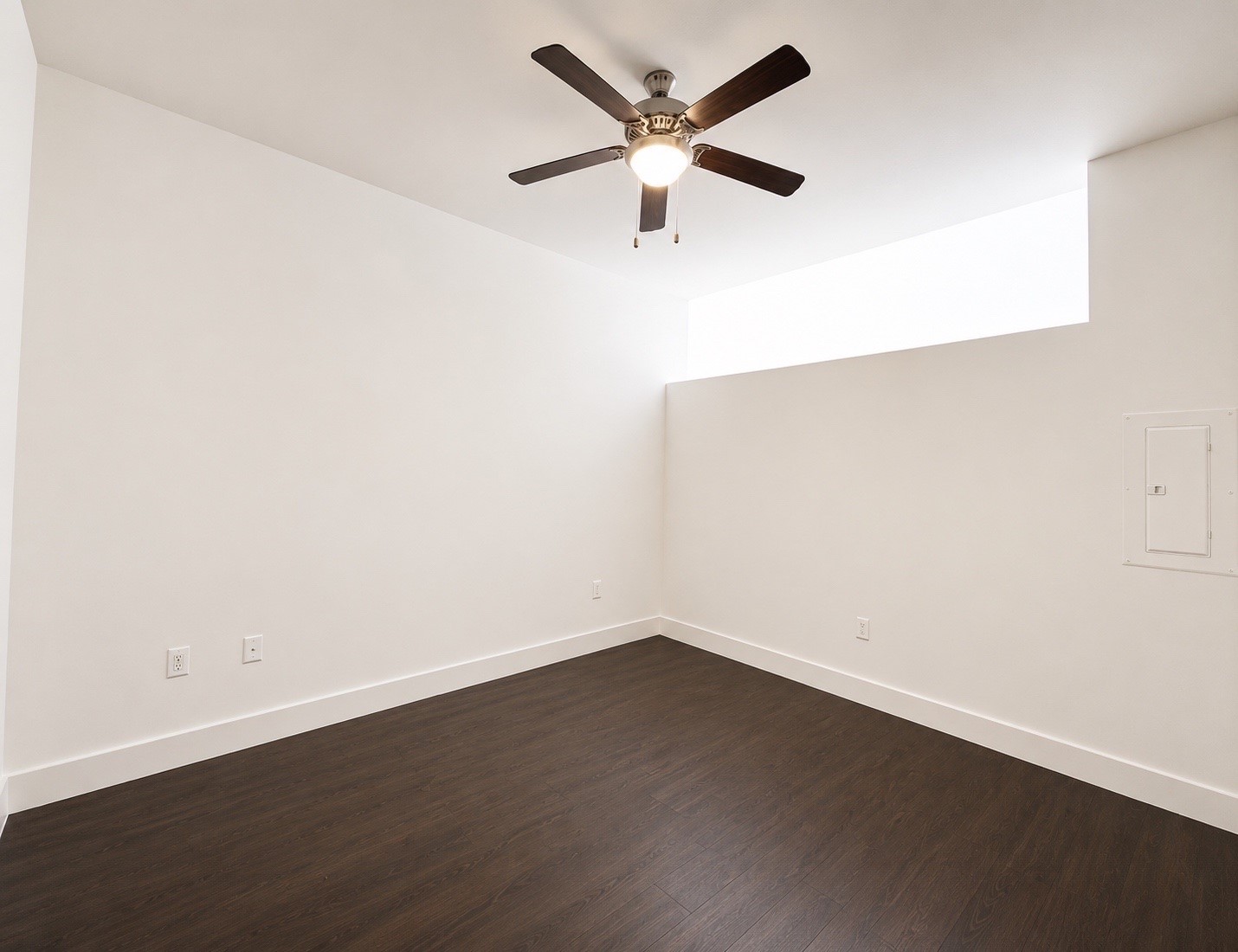 3120 Smith Street 527 Property Photo 6