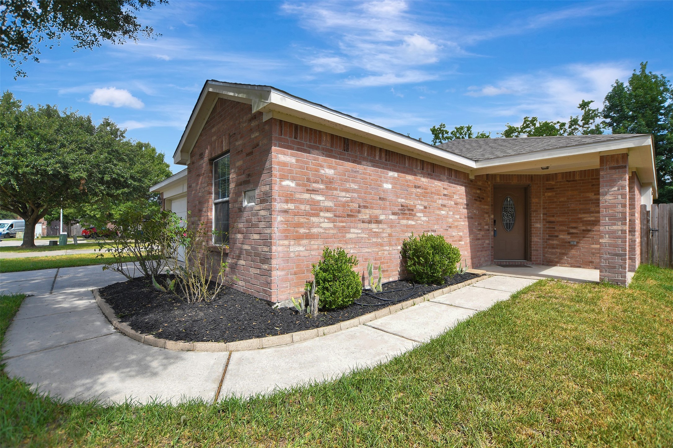 19017 Hammer Lane Property Photo 4