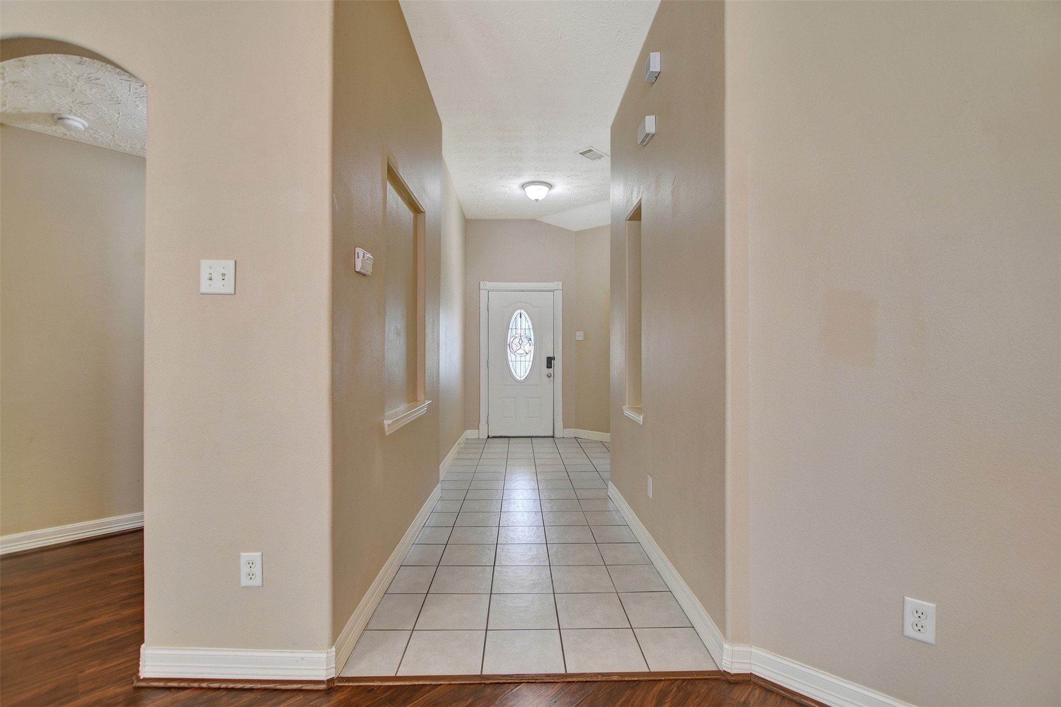 19017 Hammer Lane Property Photo 5