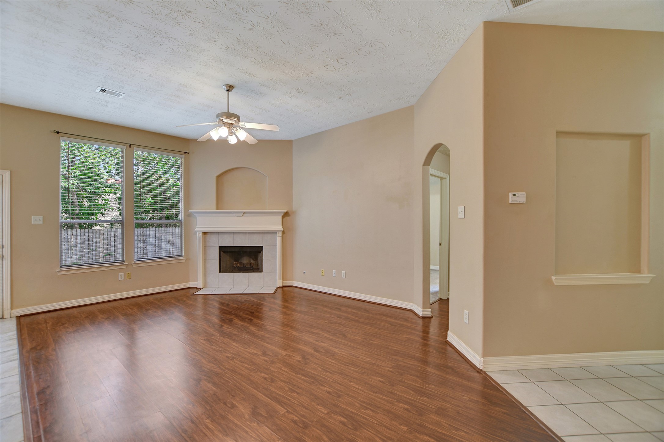 19017 Hammer Lane Property Photo 9